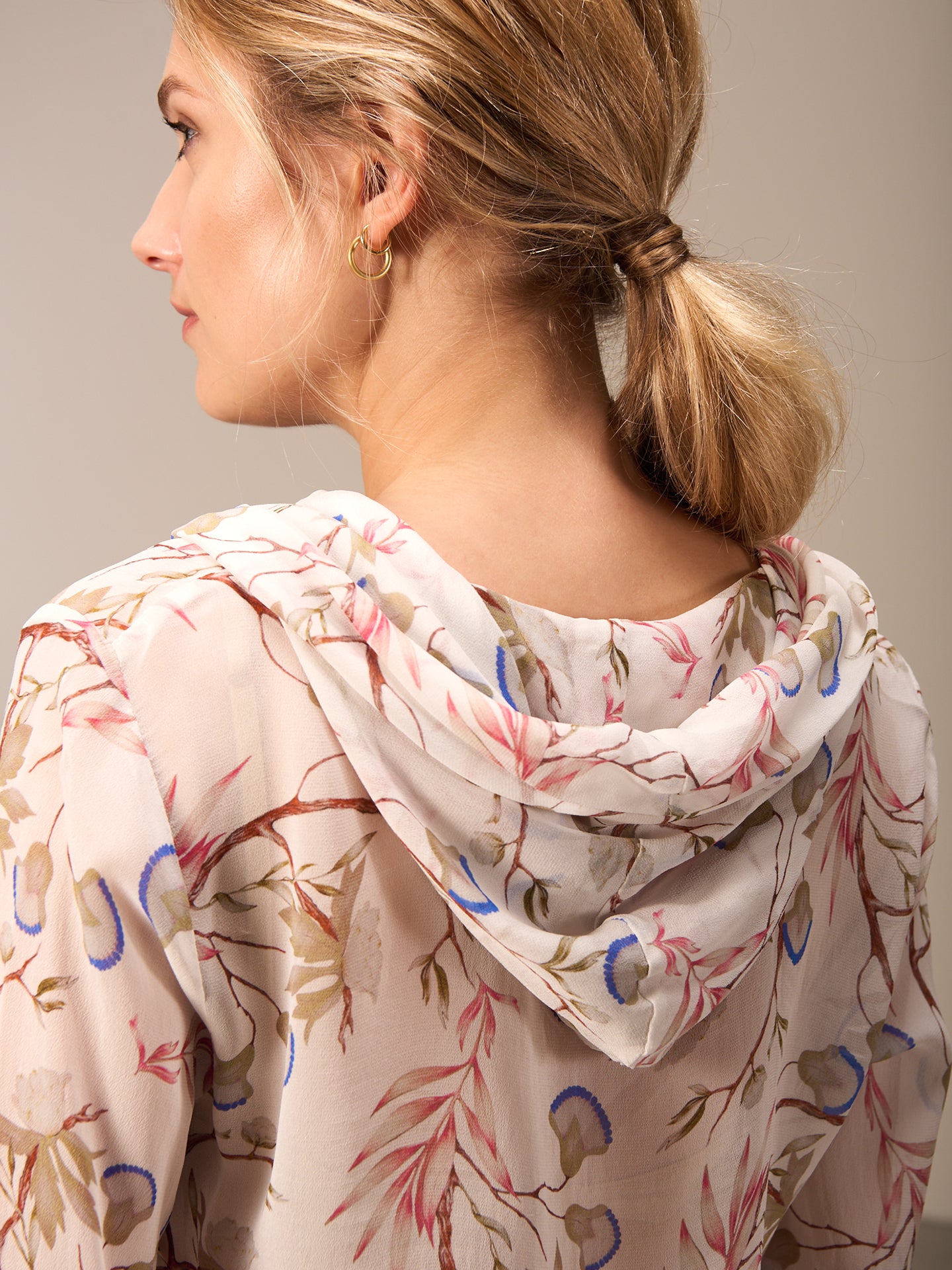 Hooded blouse