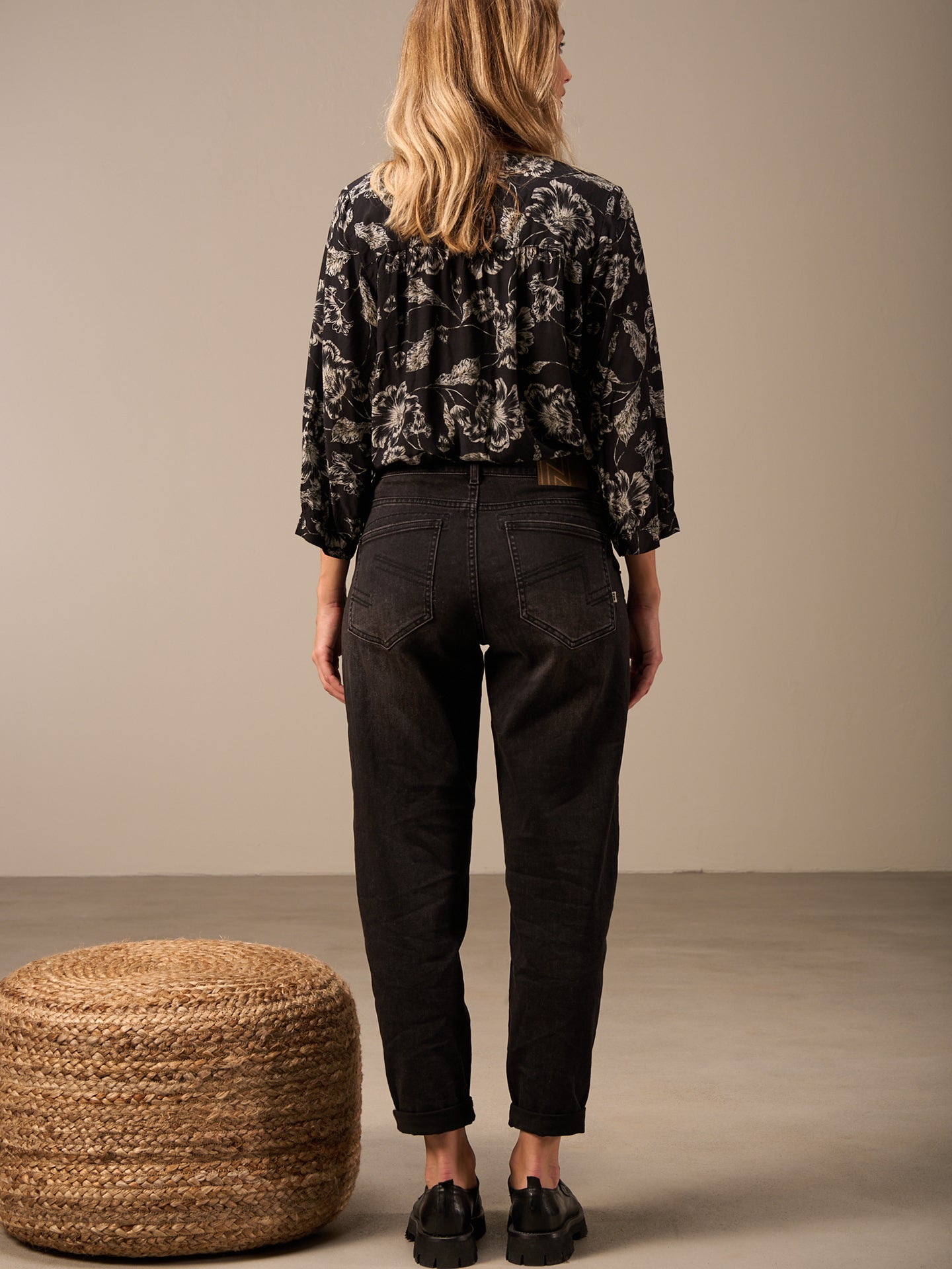 3/4-sleeved blouse