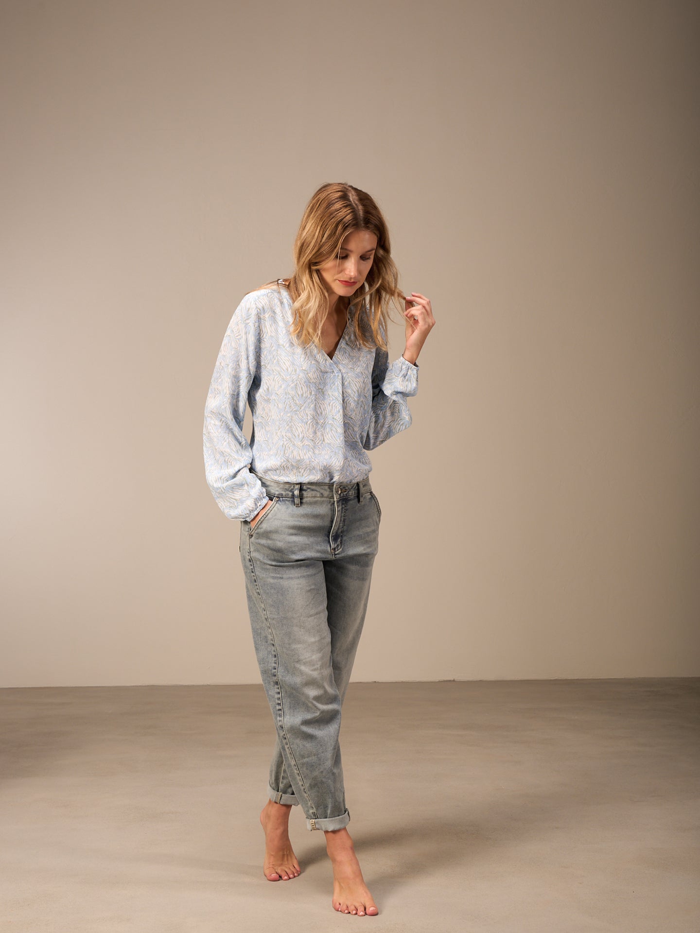 3/4-sleeved blouse