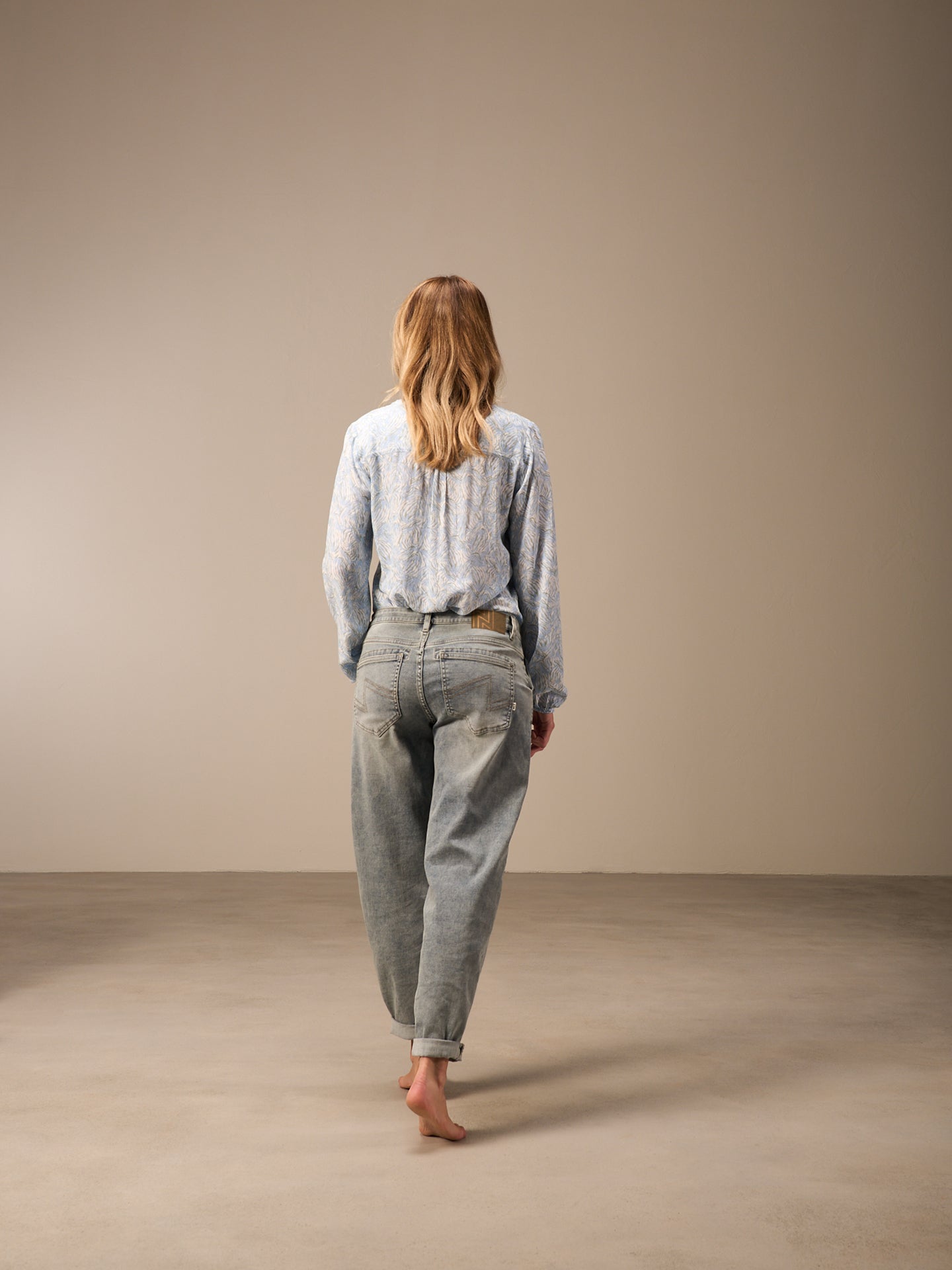 3/4-sleeved blouse