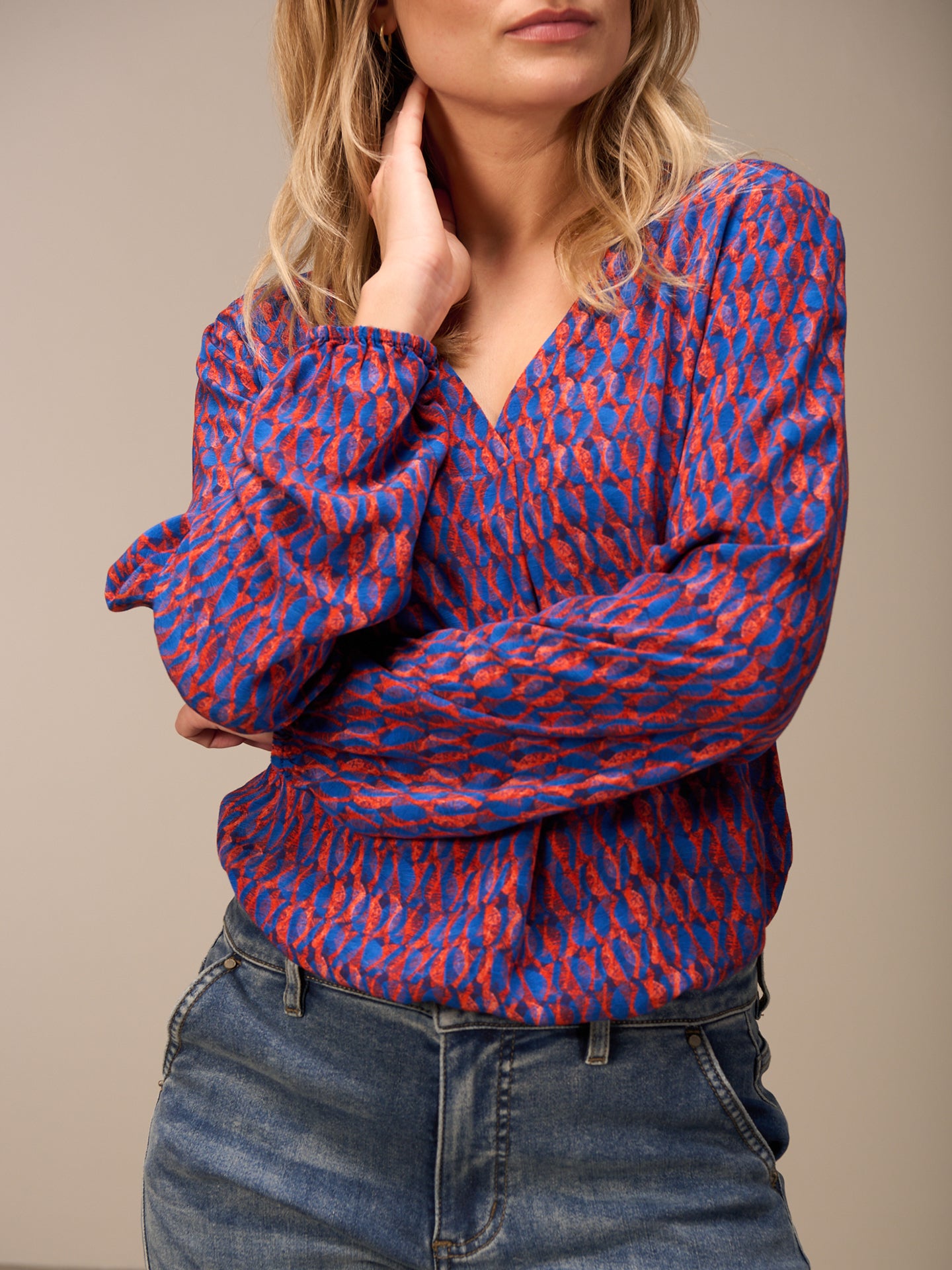 3/4-sleeved blouse