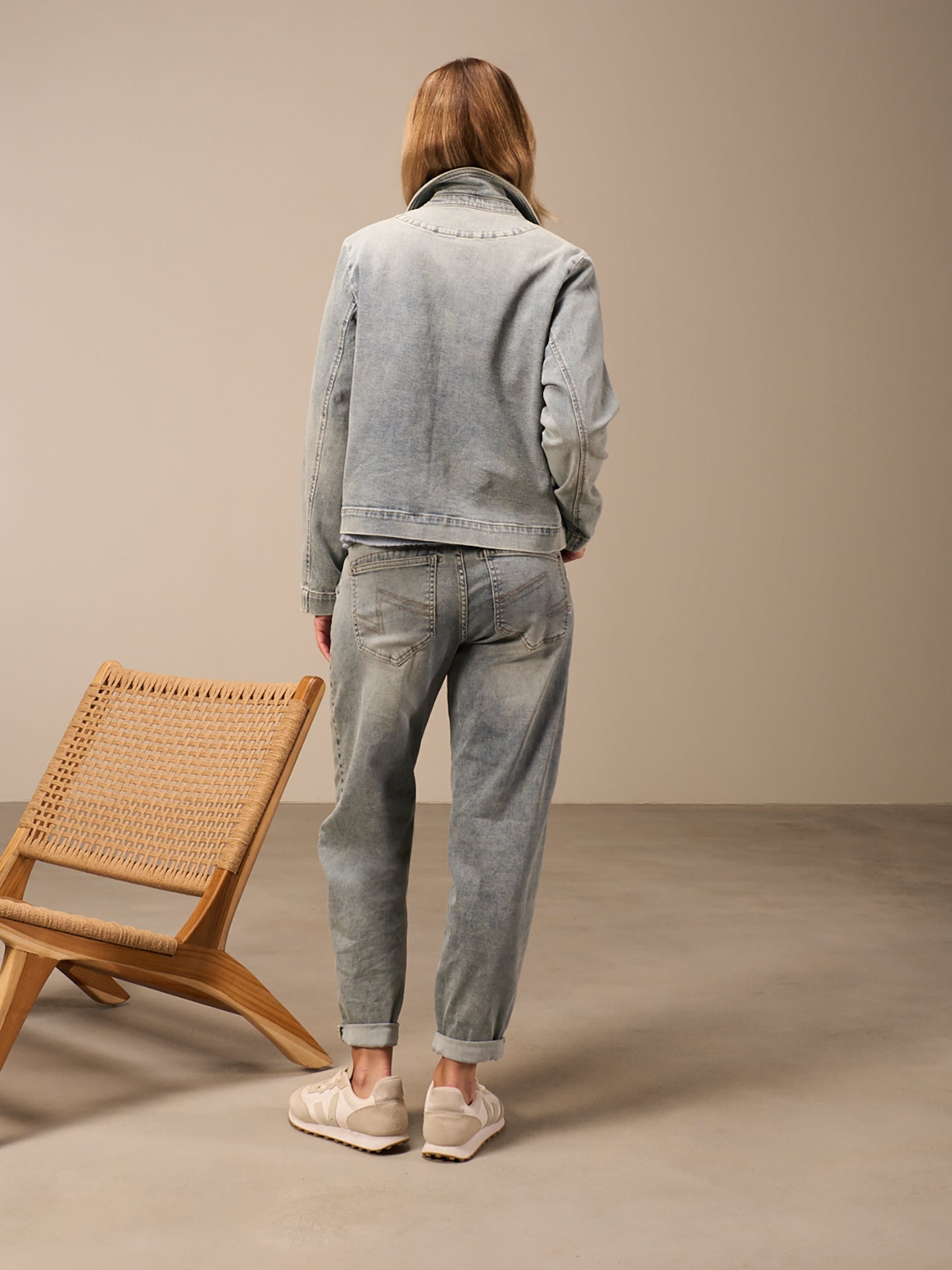 Barrel-leg jeans