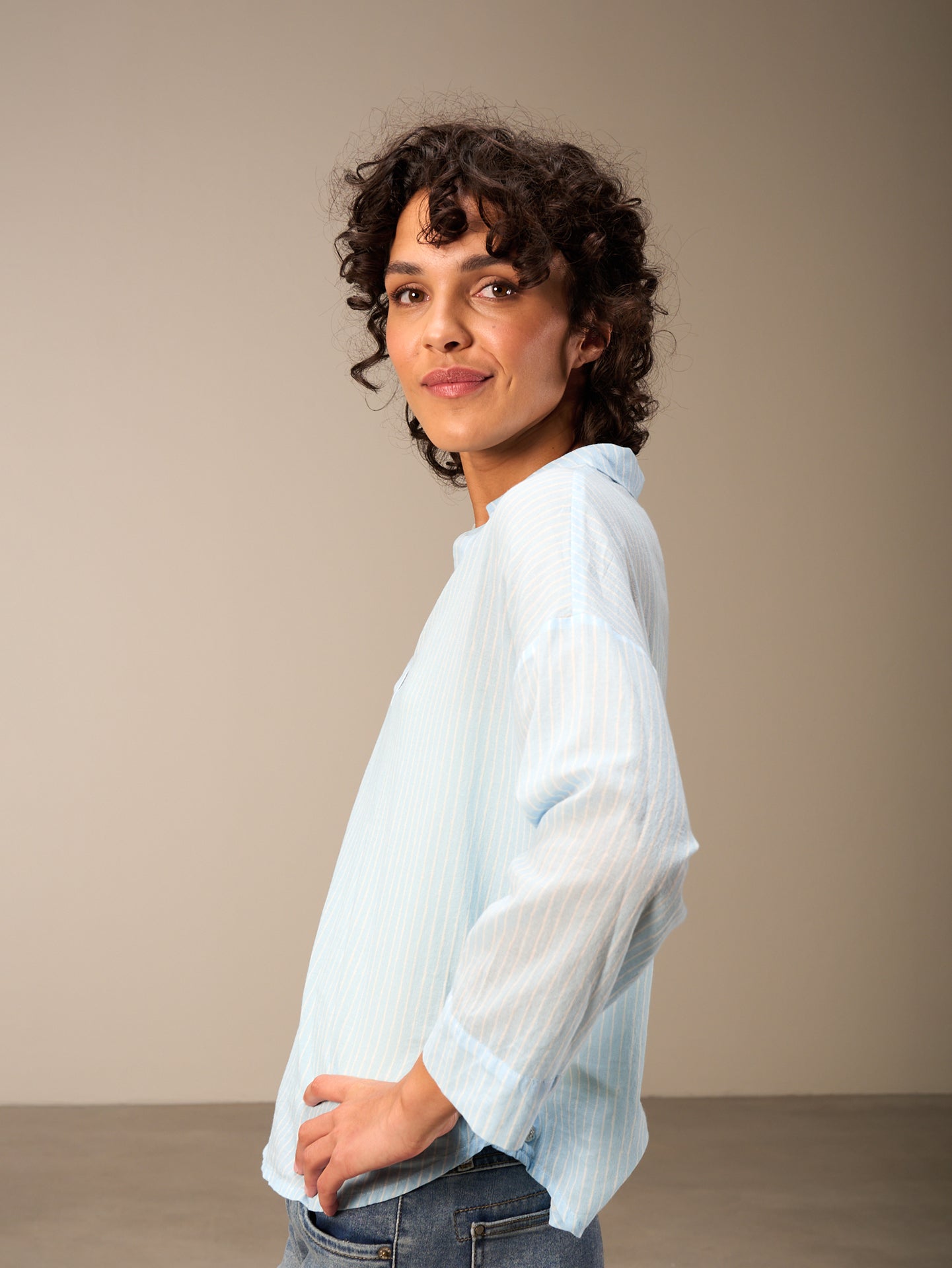 3/4-sleeved blouse