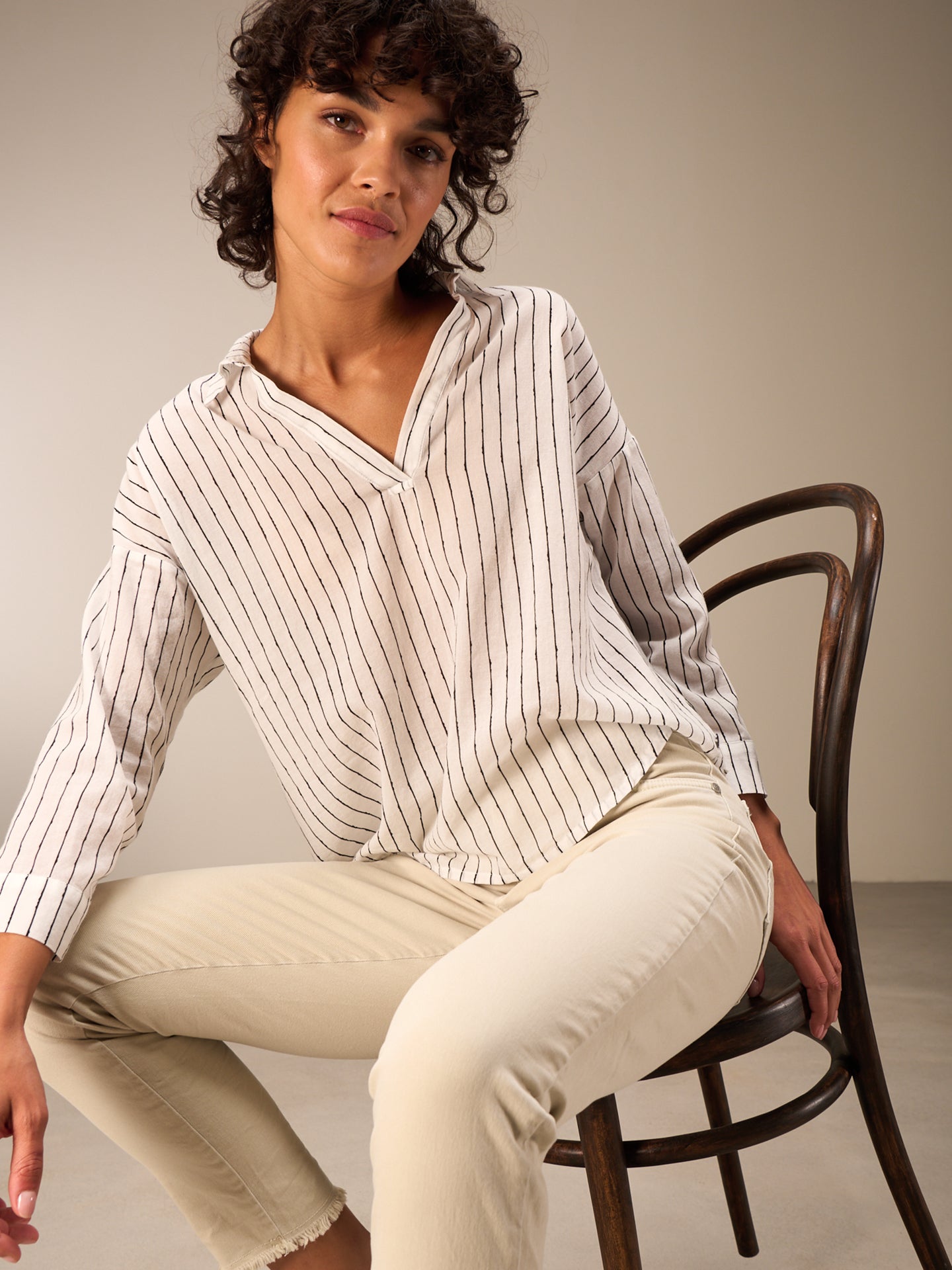 3/4-sleeved blouse
