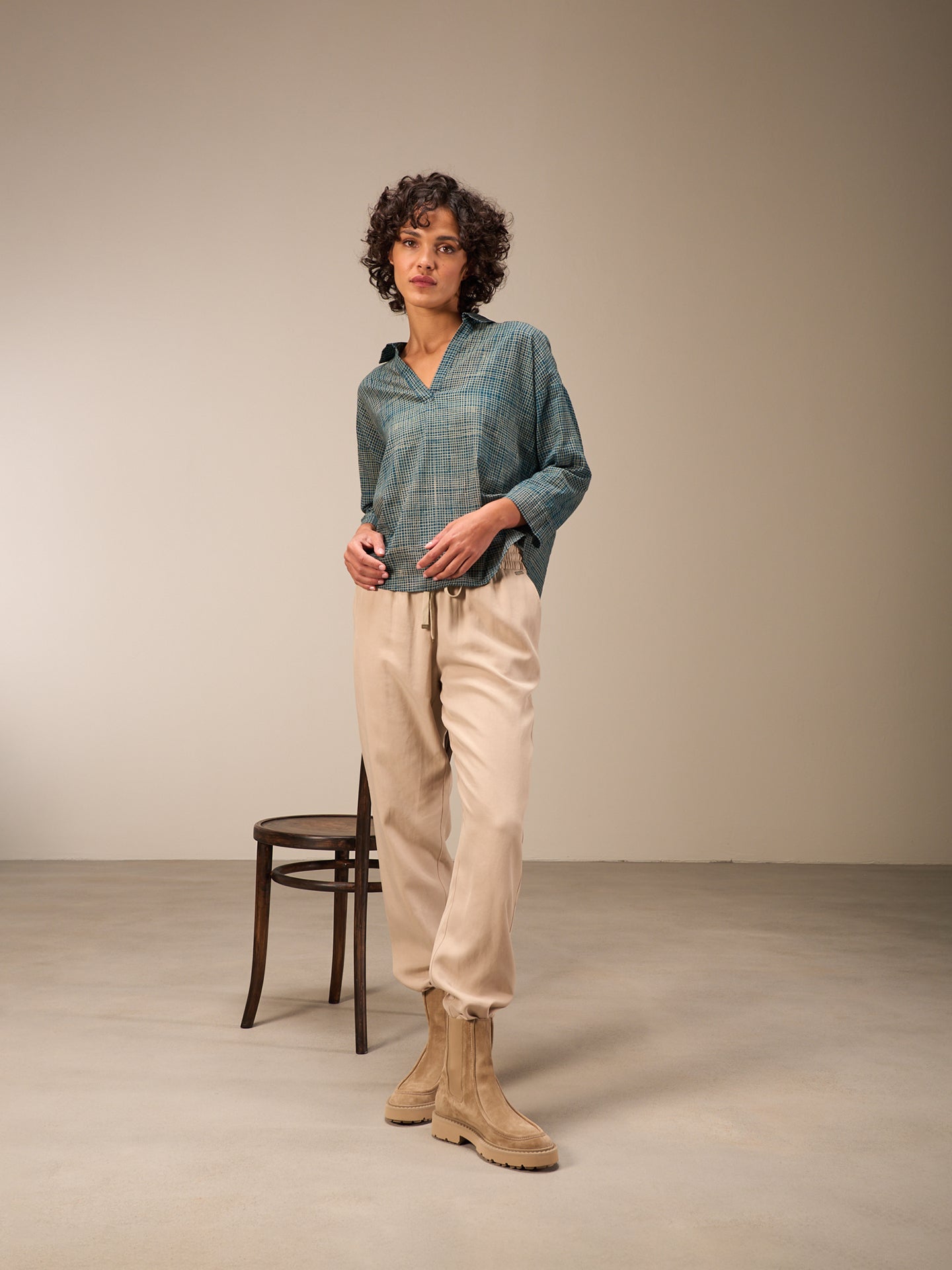 3/4-sleeved blouse