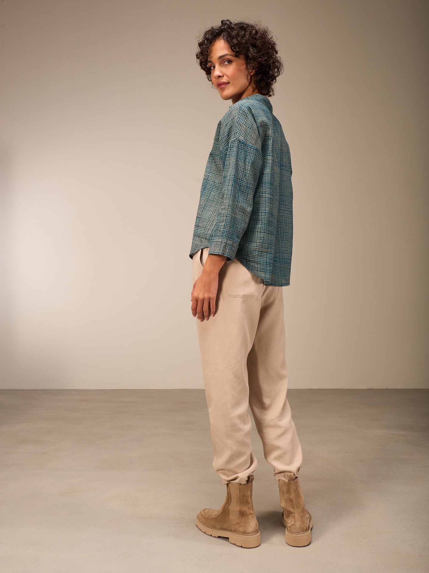 3/4-sleeved blouse
