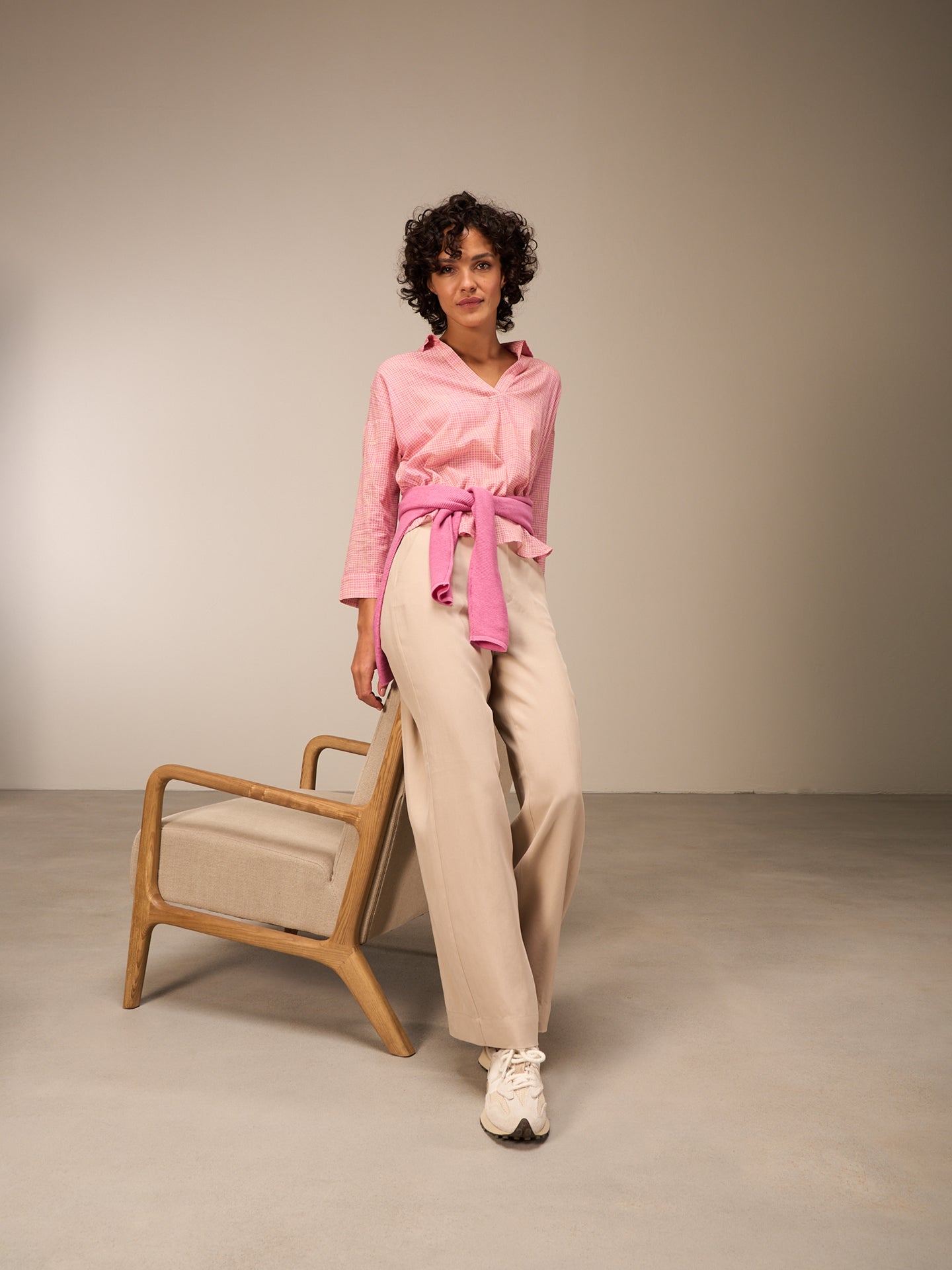 3/4-sleeved blouse