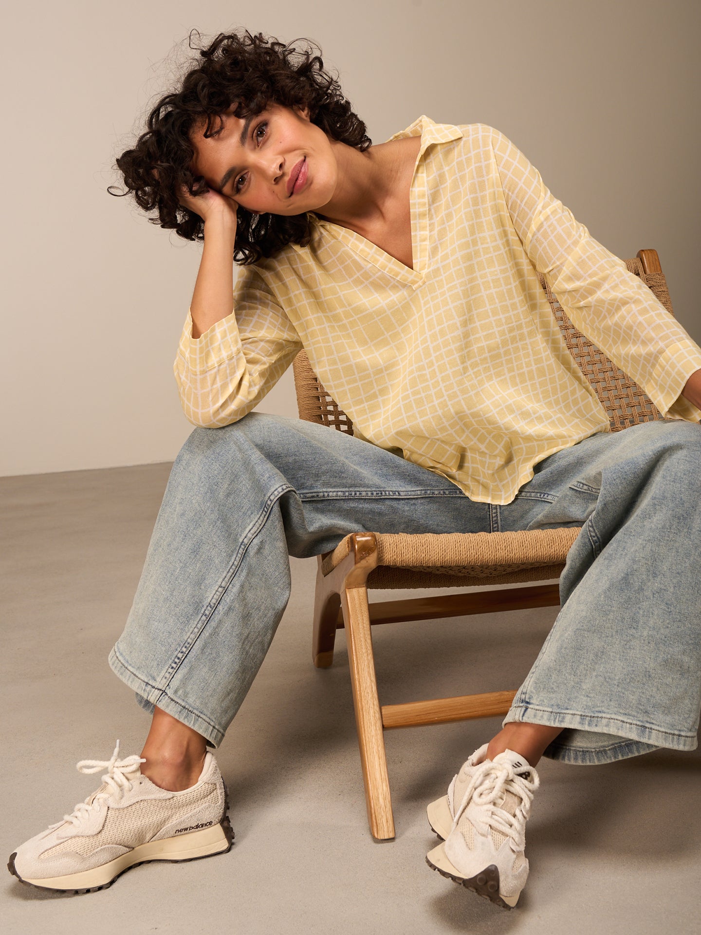 3/4-sleeved blouse