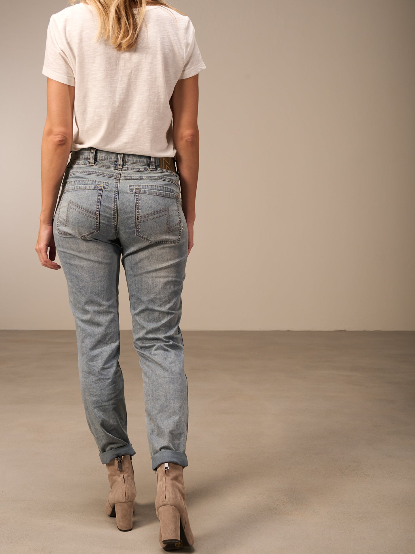 Tapered jeans