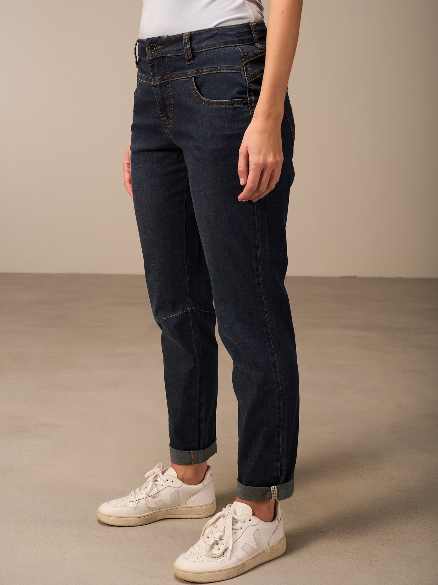 Tapered jeans