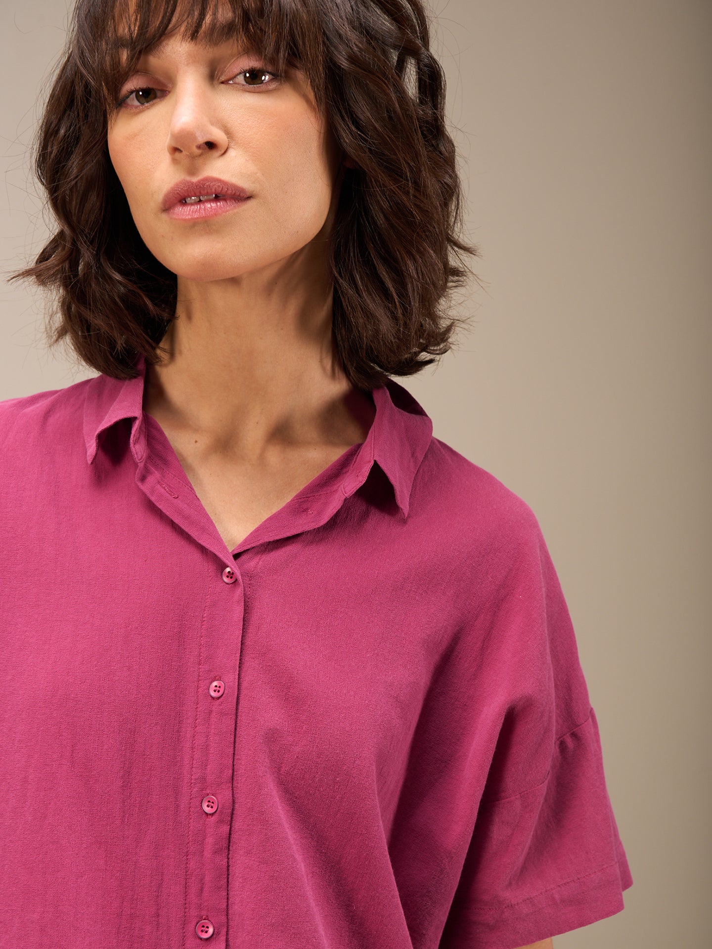Short-sleeved blouse