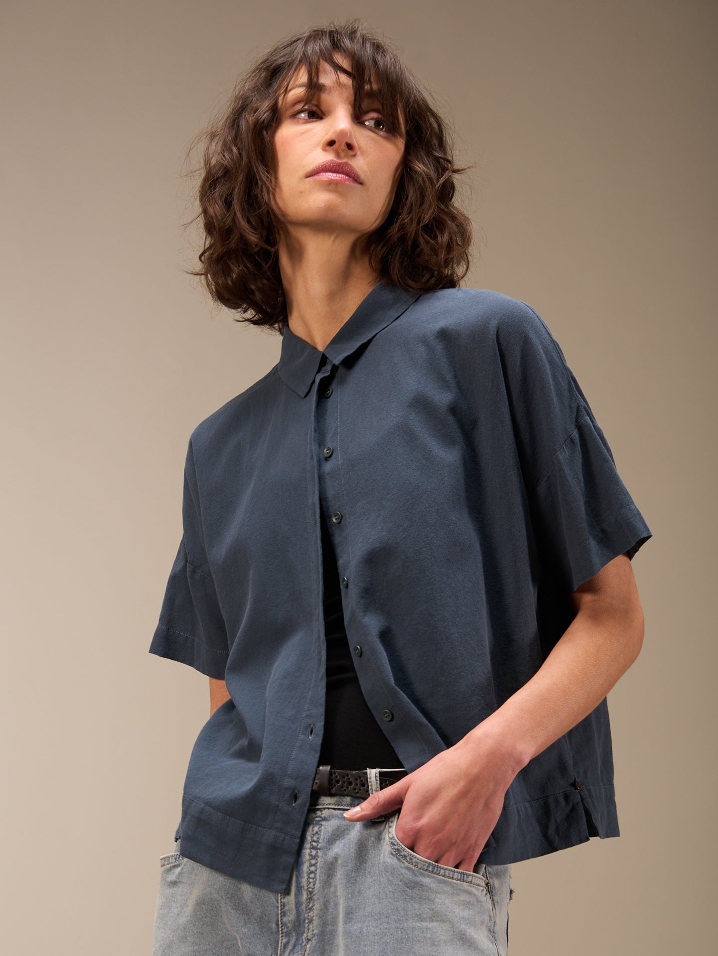 Short-sleeved blouse