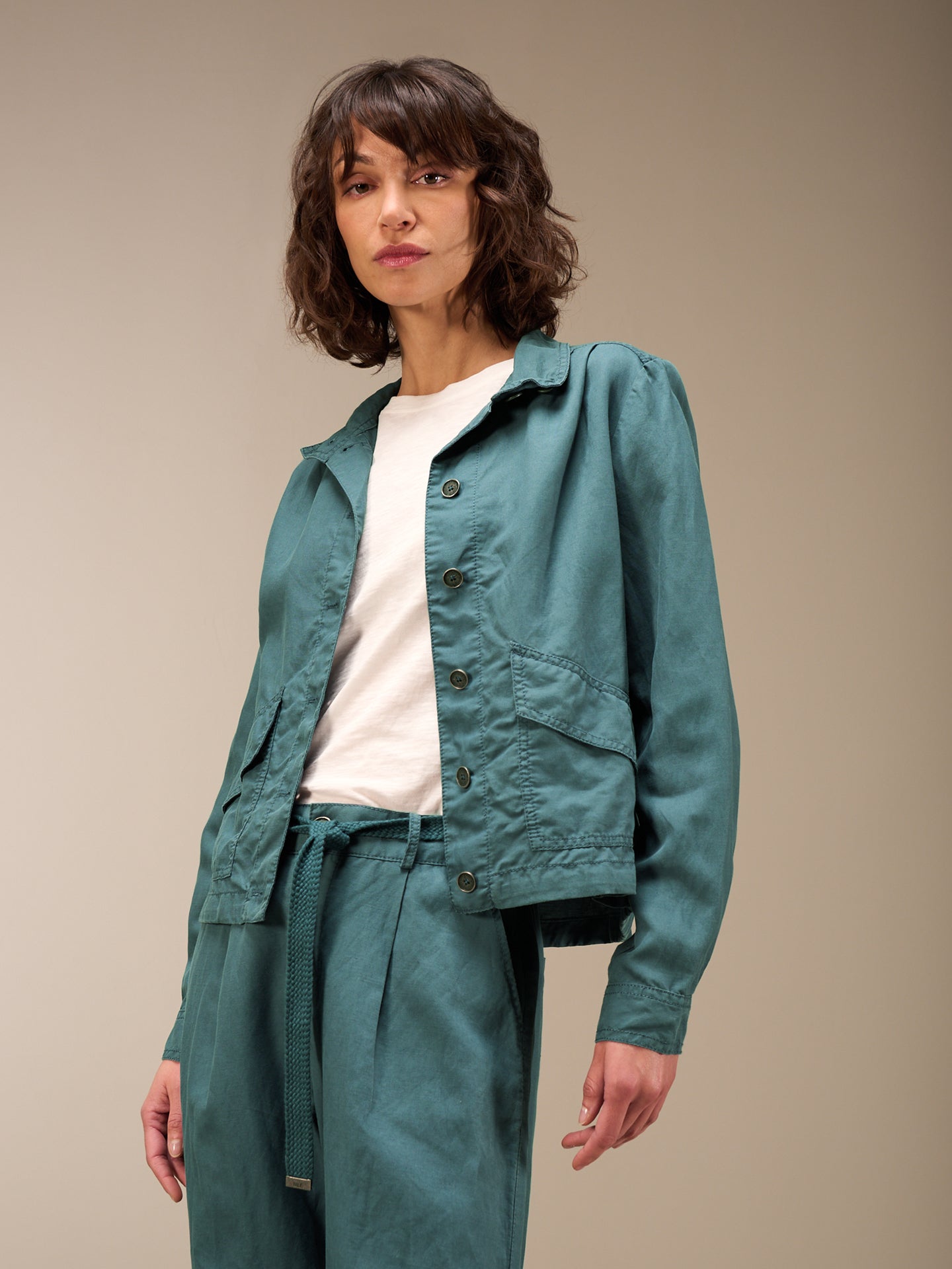 Jacke mit Kopfverschluss