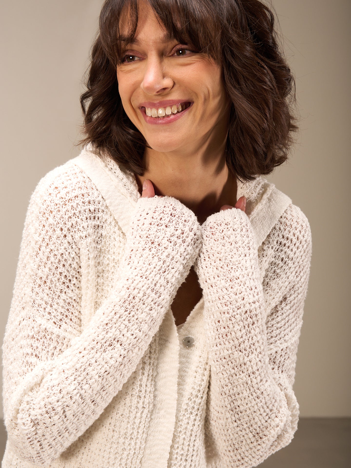 Strickjacke mit Kapuze