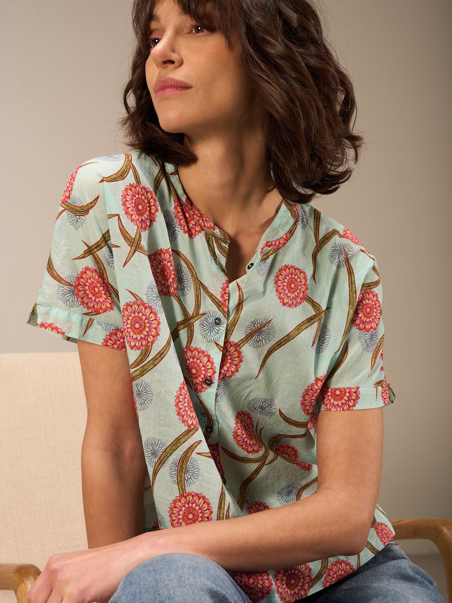 Short-sleeved blouse