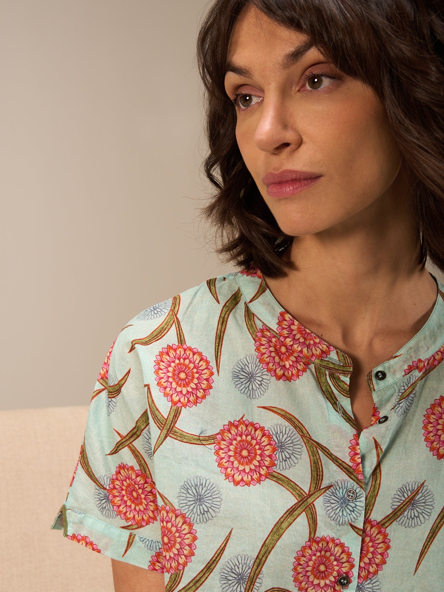 Short-sleeved blouse