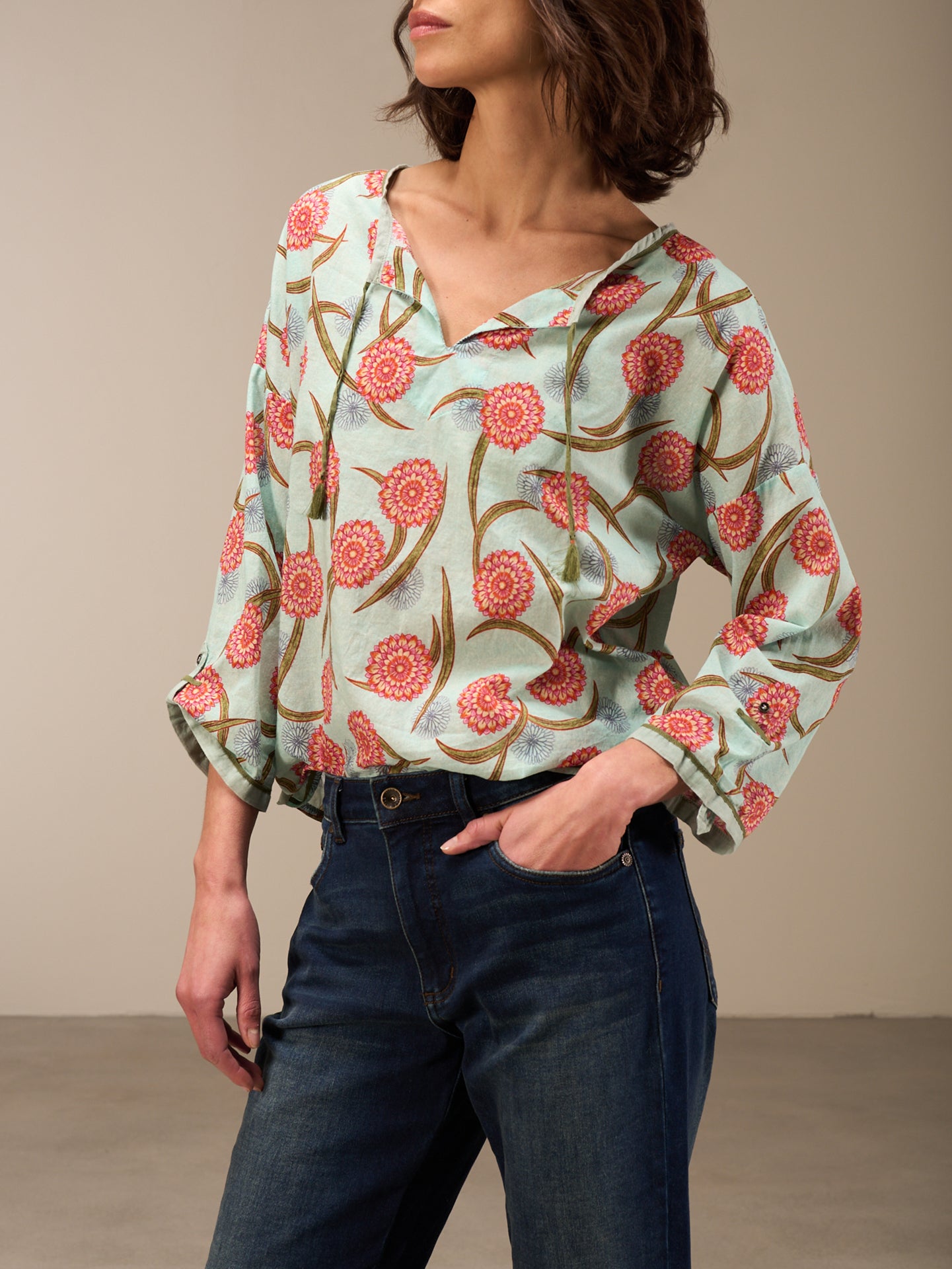 3/4-sleeved blouse