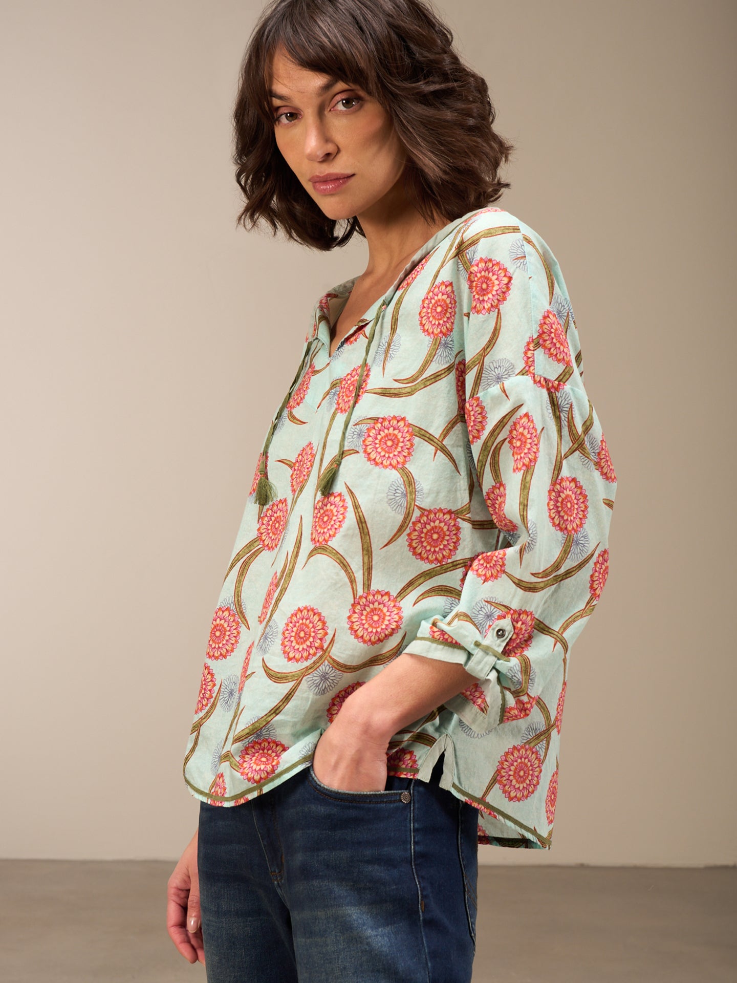 3/4-sleeved blouse
