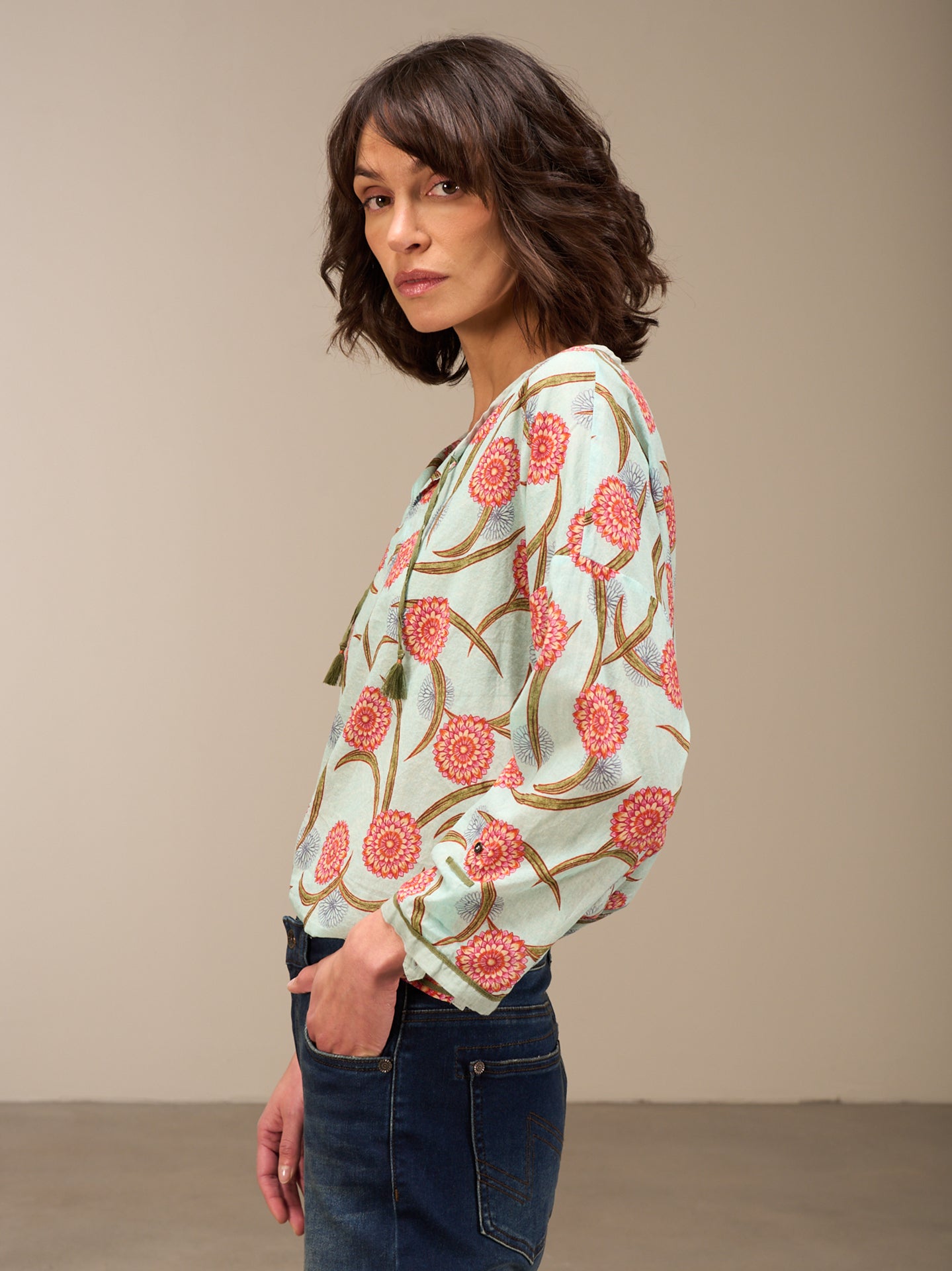 3/4-sleeved blouse
