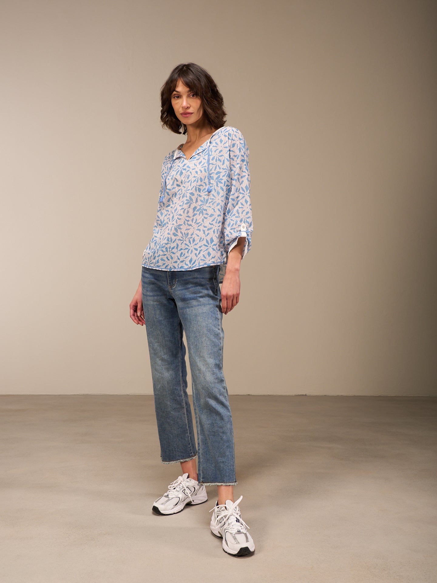 3/4-sleeved blouse