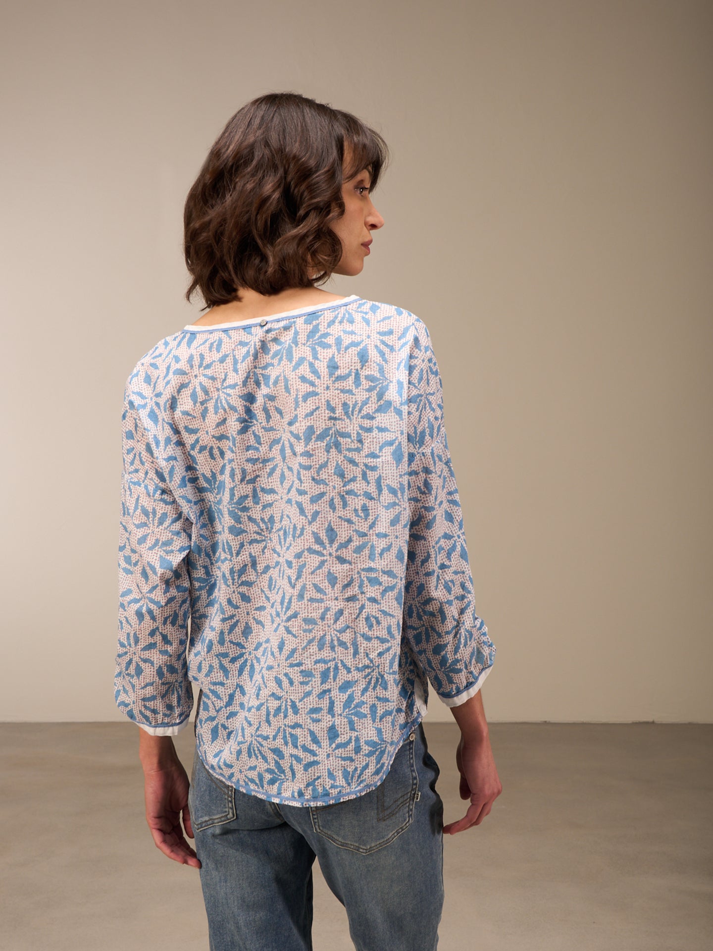 3/4-sleeved blouse