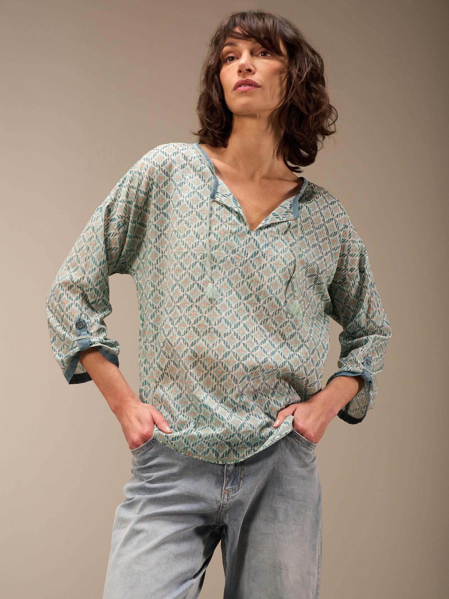 3/4-sleeved blouse