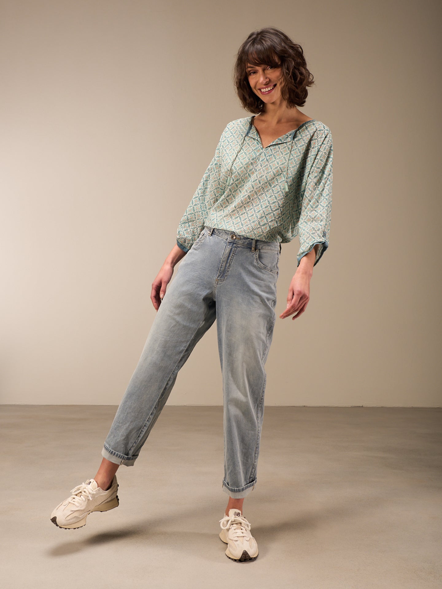 3/4-sleeved blouse