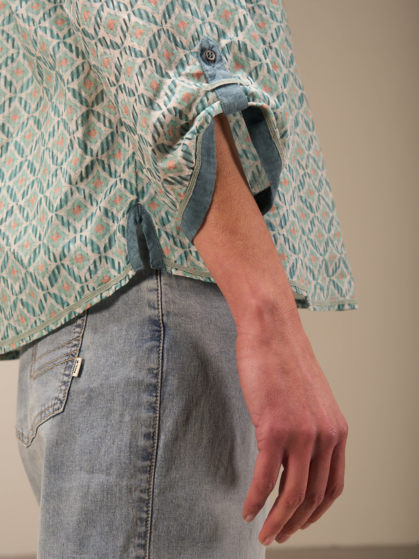 3/4-sleeved blouse