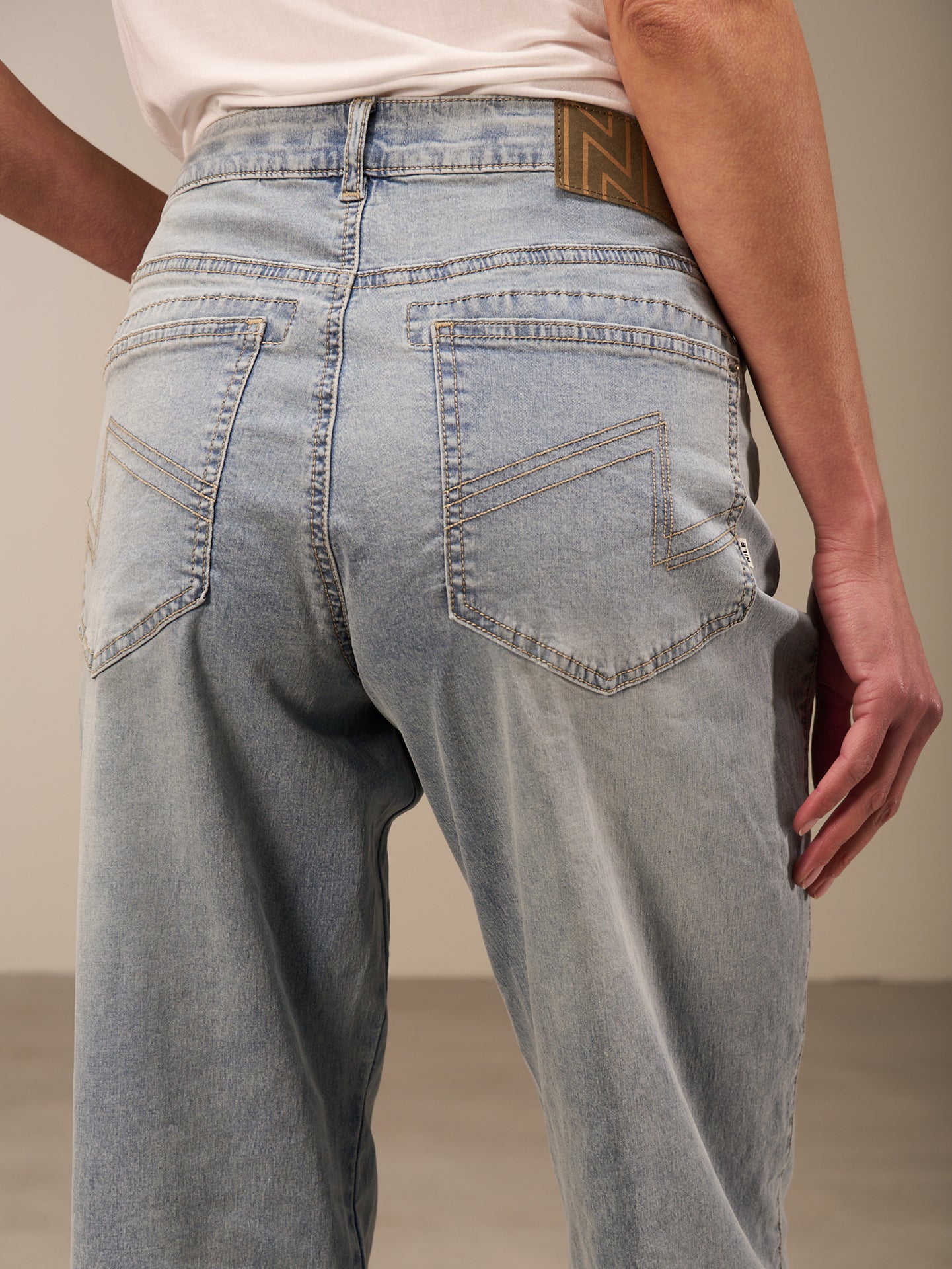 jean straight
