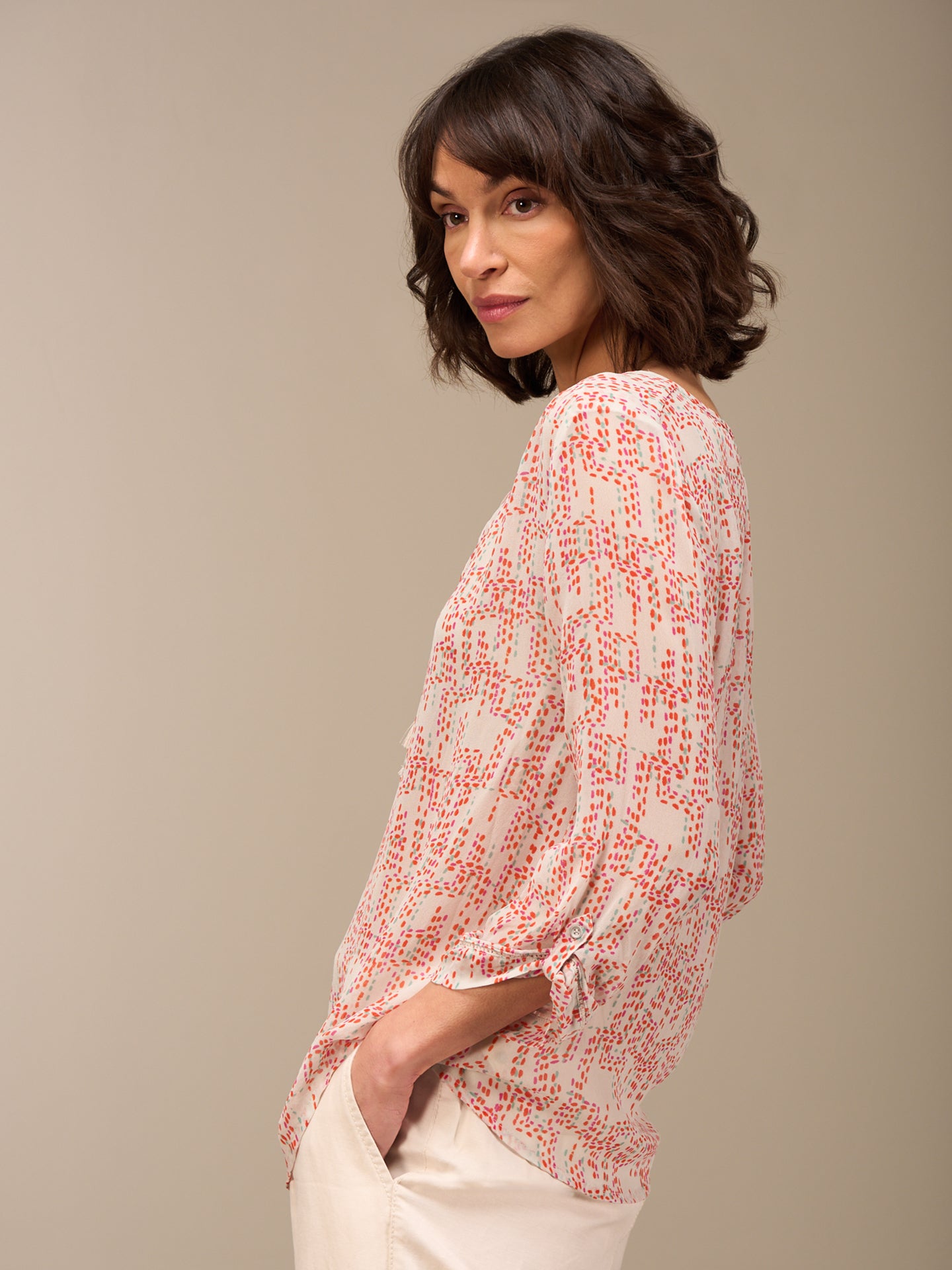 3/4-sleeved blouse