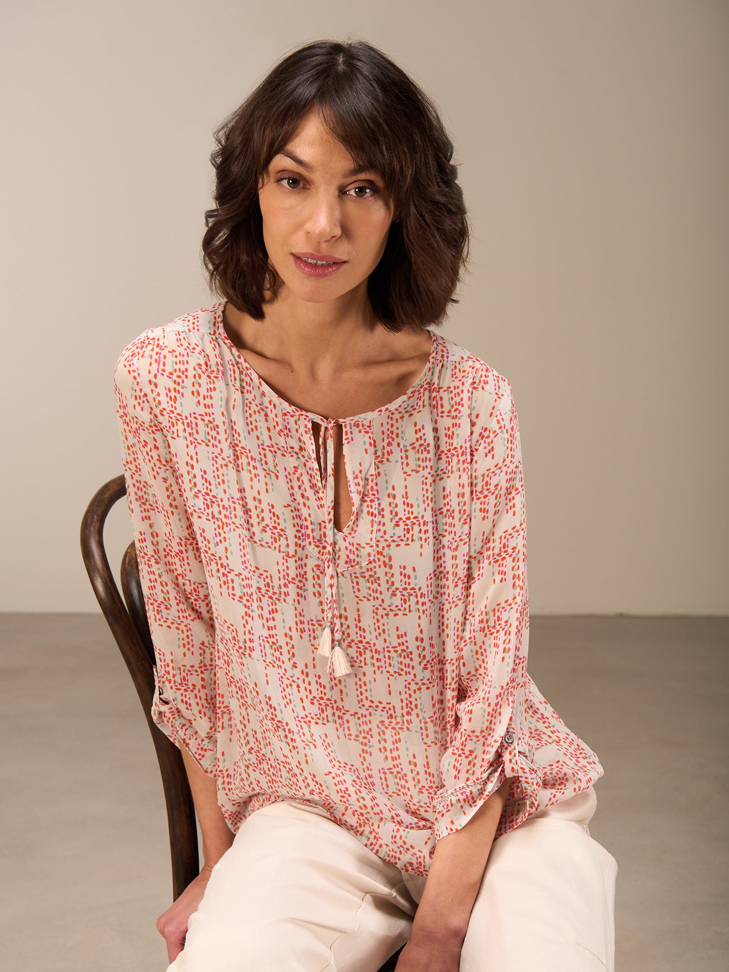 3/4-sleeved blouse