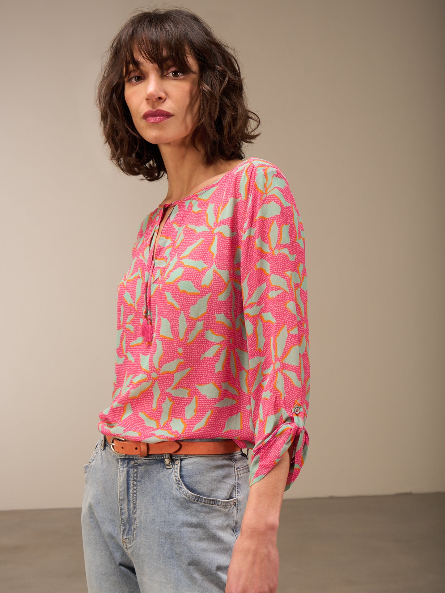3/4-sleeved blouse