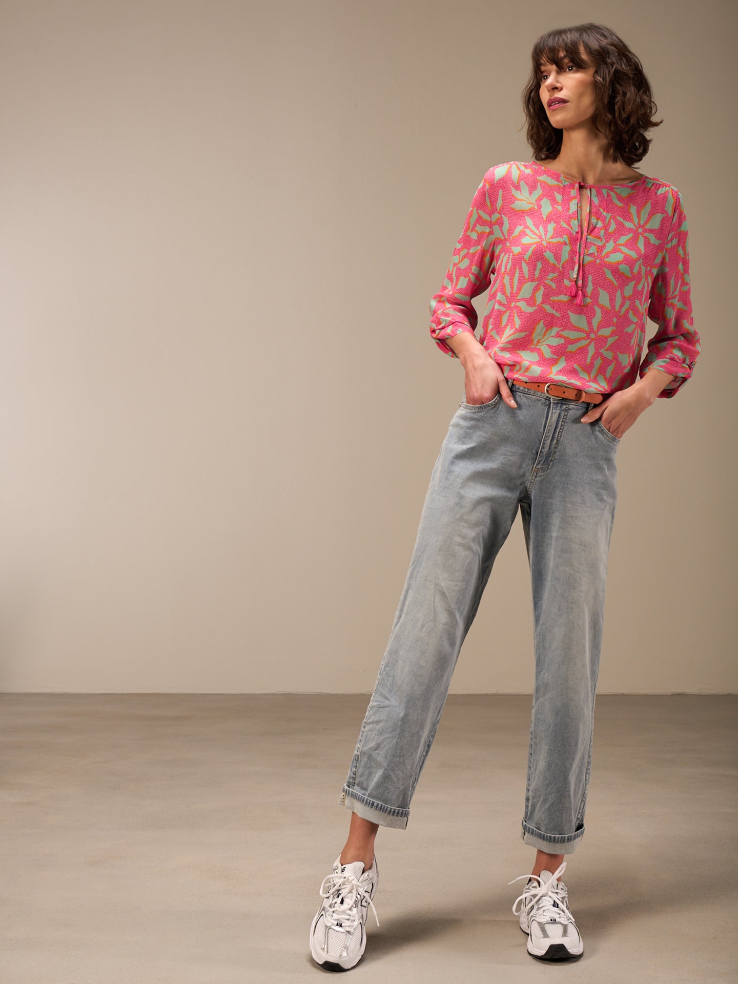 3/4-sleeved blouse