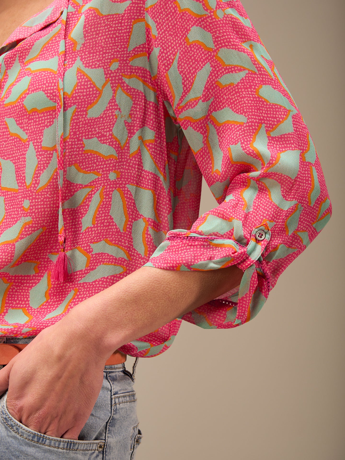 3/4-sleeved blouse