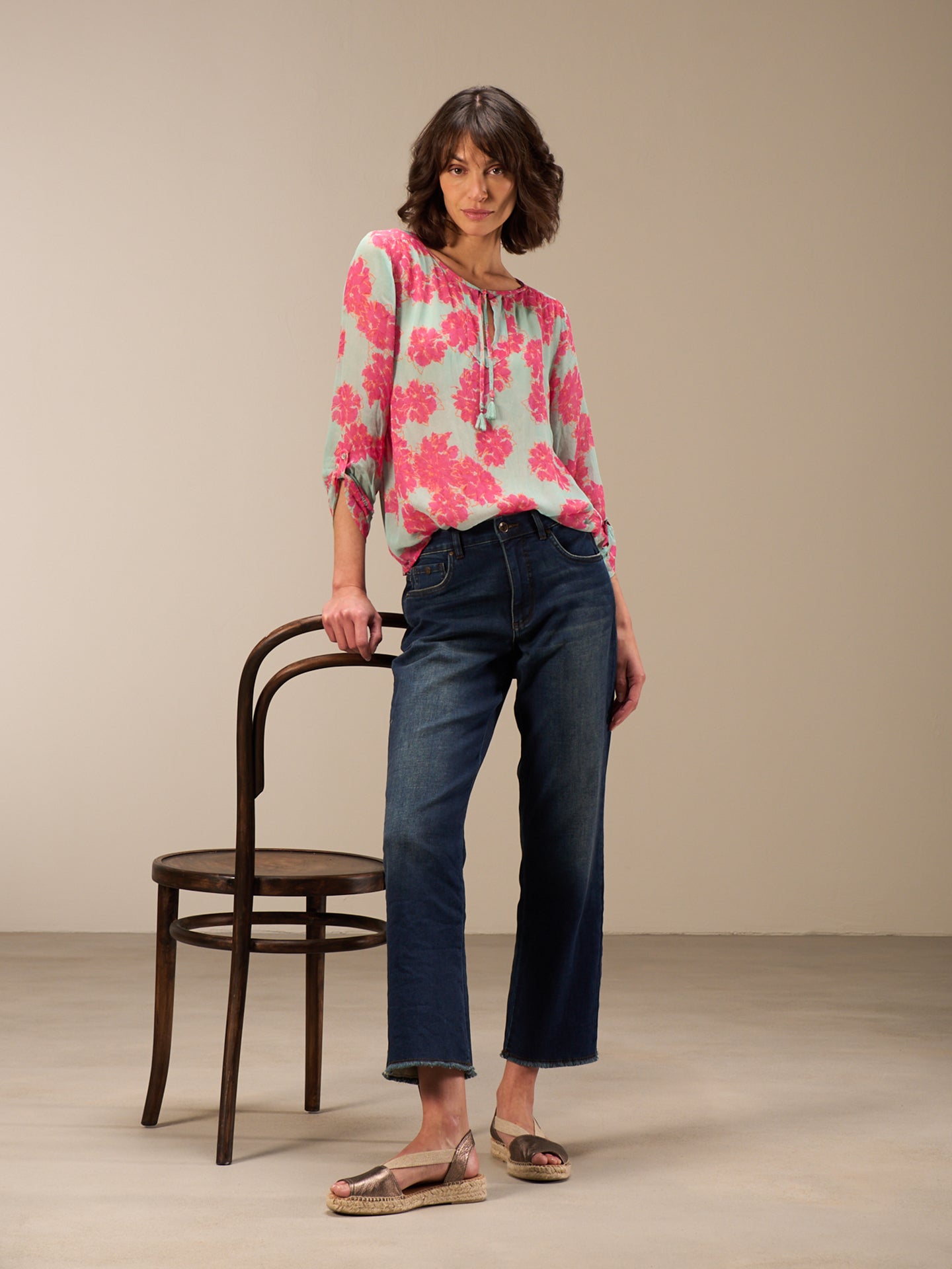 3/4-sleeved blouse
