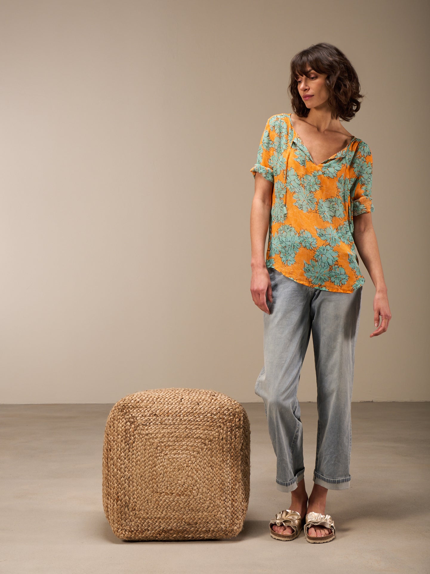 3/4-sleeved blouse