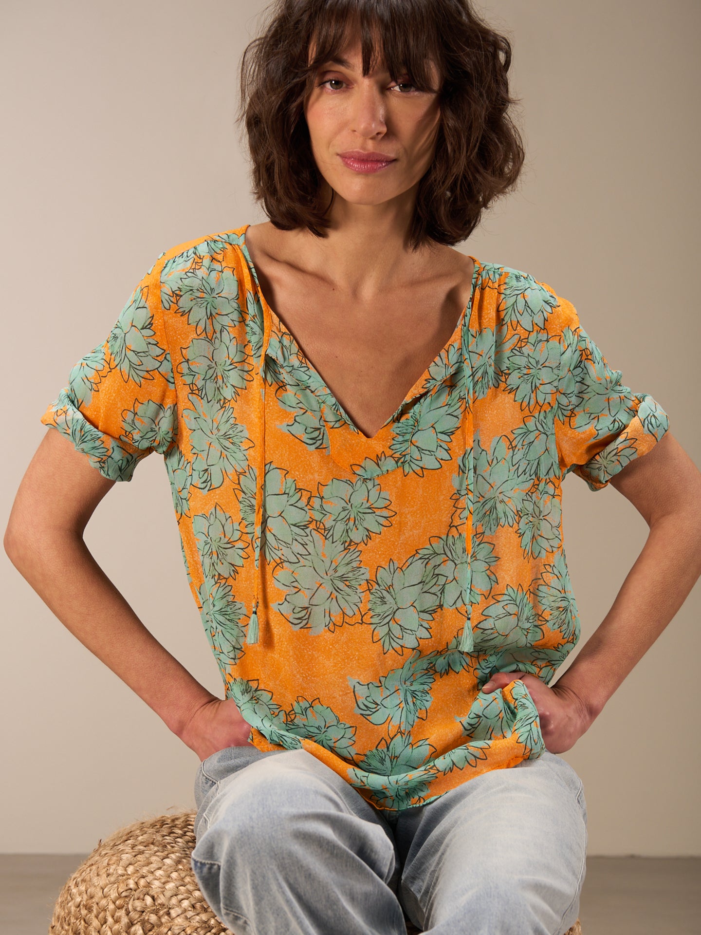 3/4-sleeved blouse