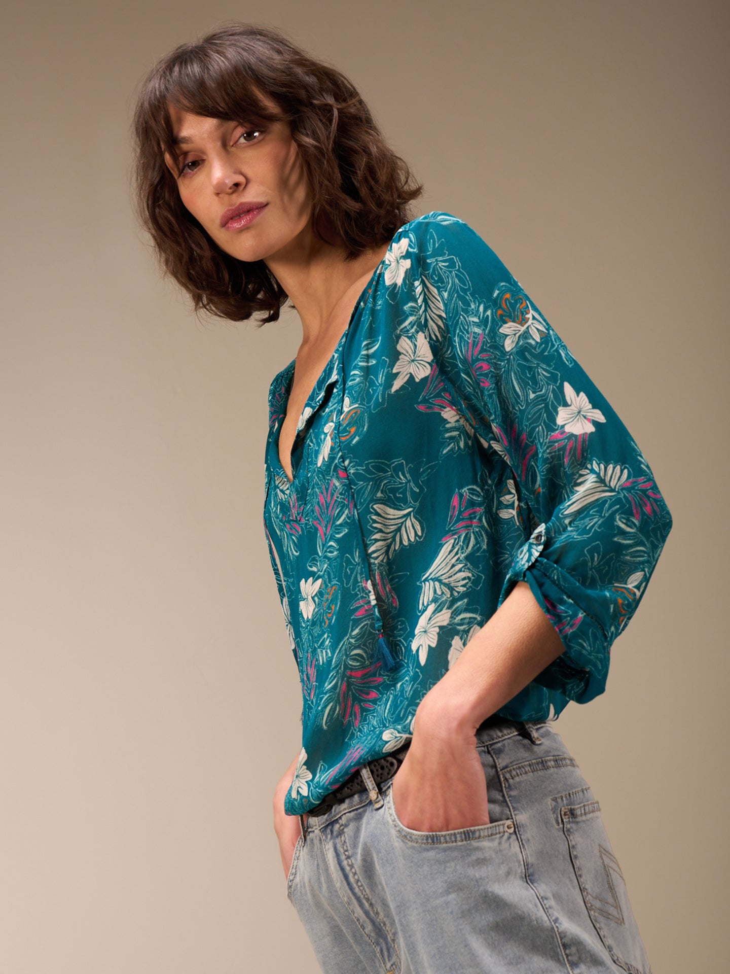 3/4-sleeved blouse