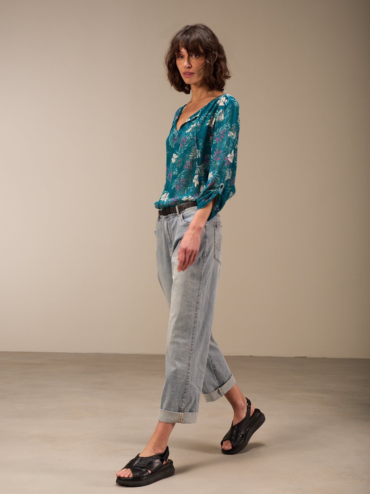 3/4-sleeved blouse