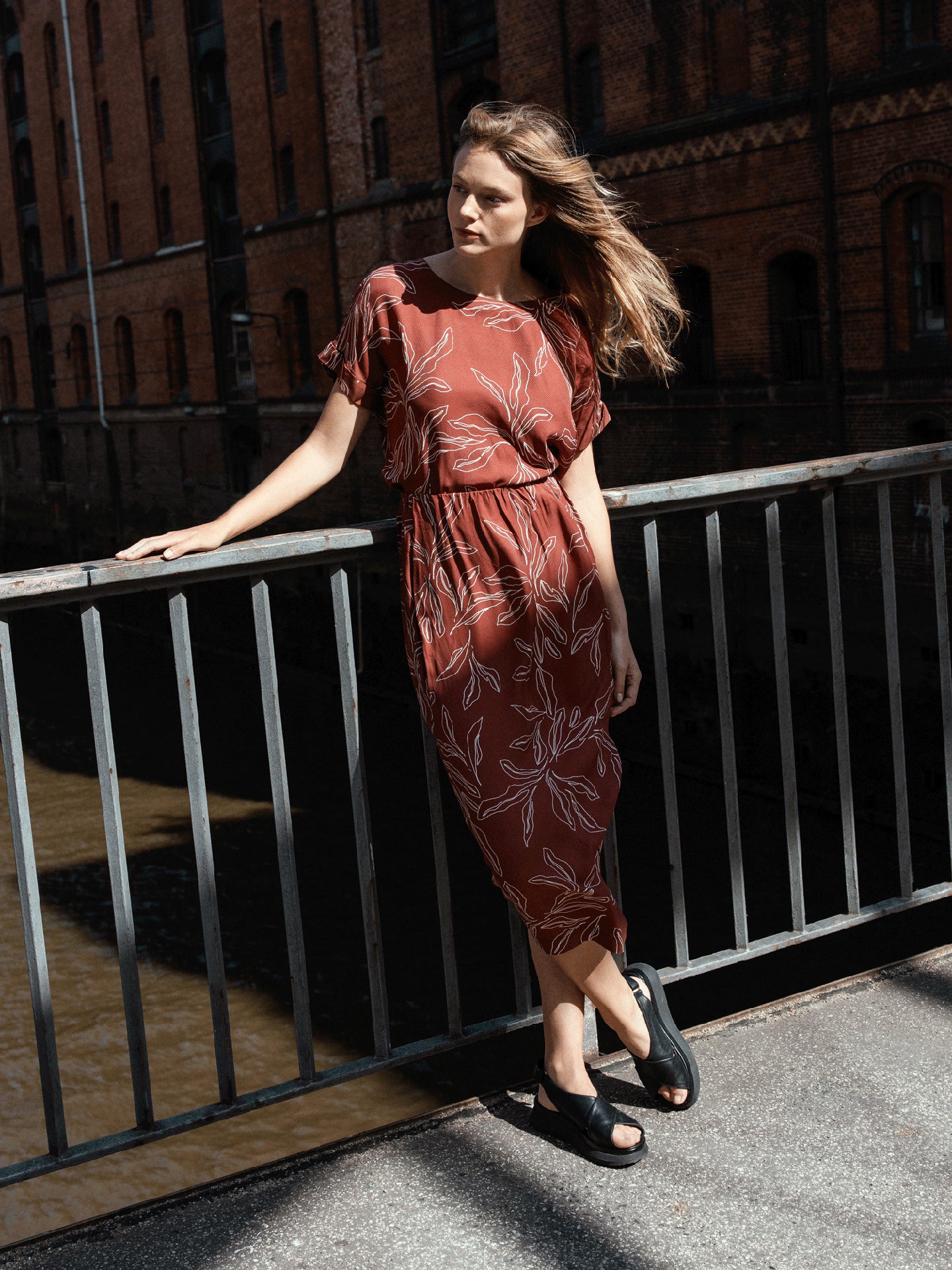Skirt with slit