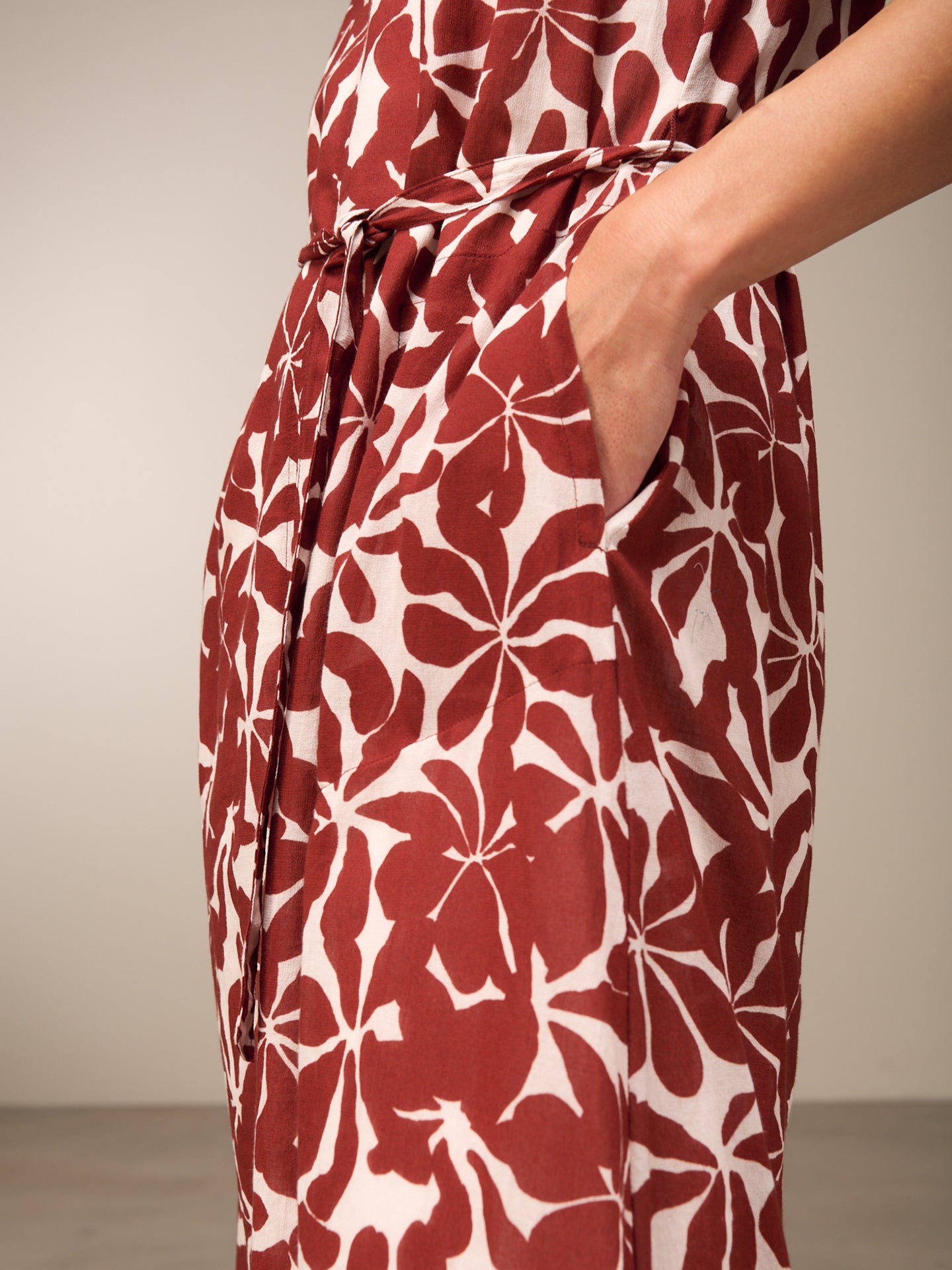 Kleid mit Rundhals