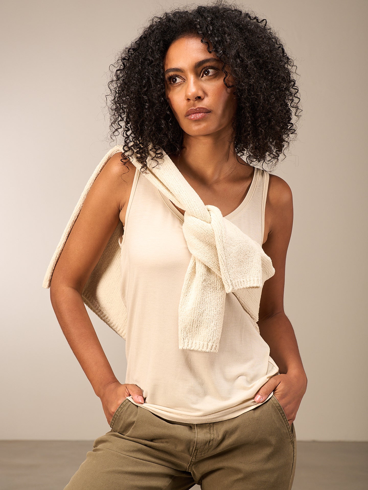 Top con scollo rotondo