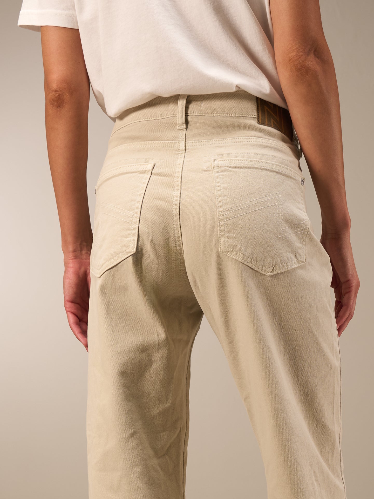 Pantaloni dritti