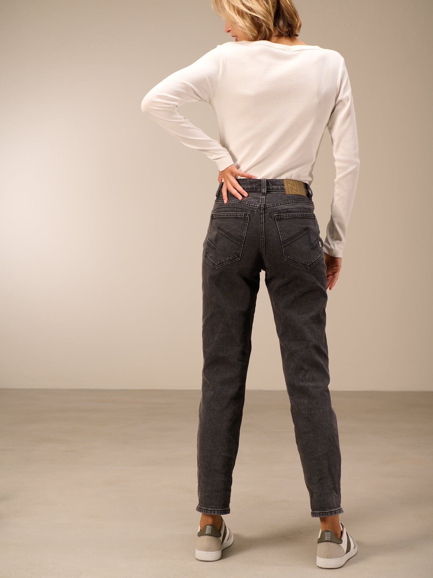 Loose jeans