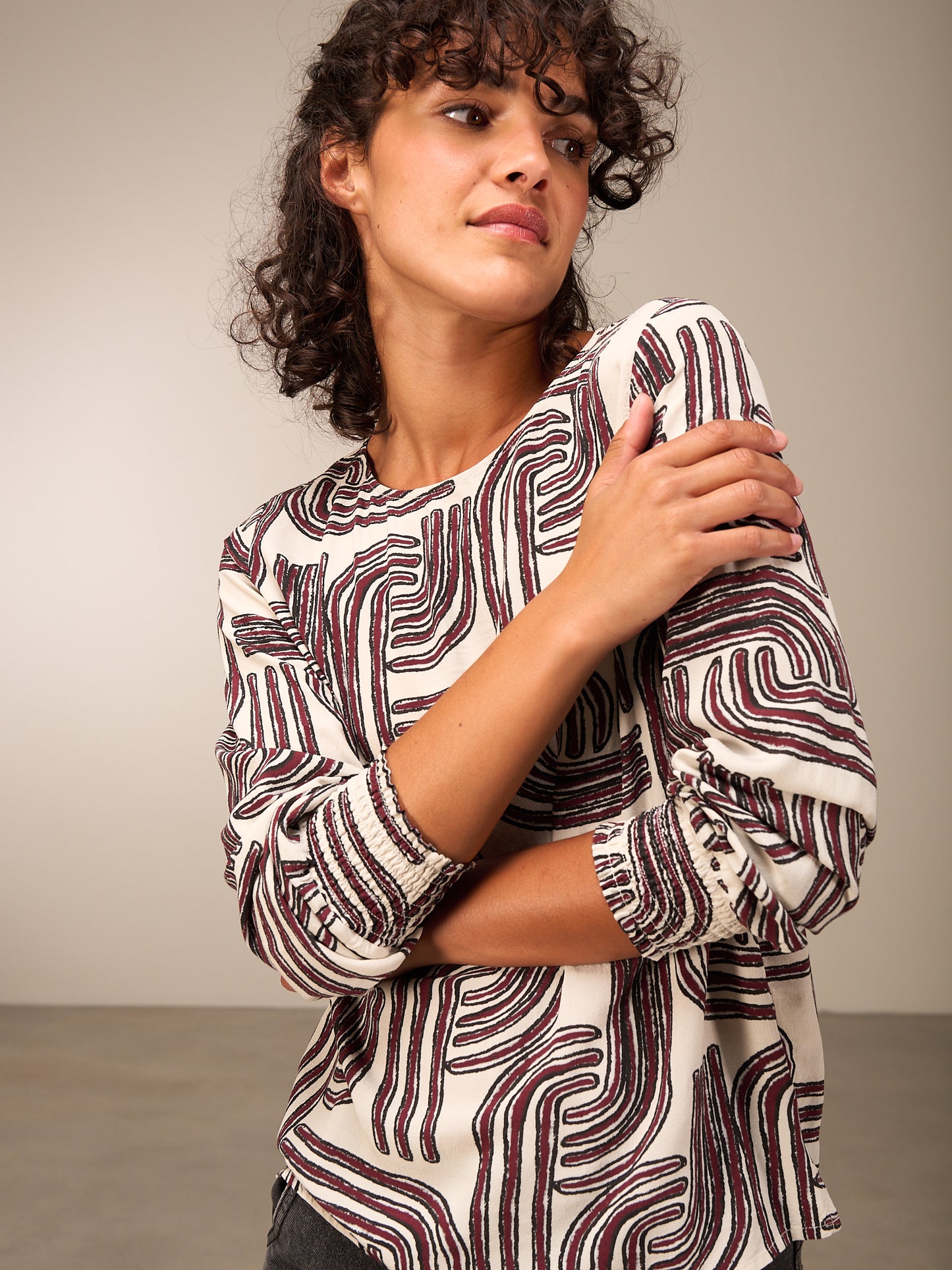 Blusa con scollo rotondo