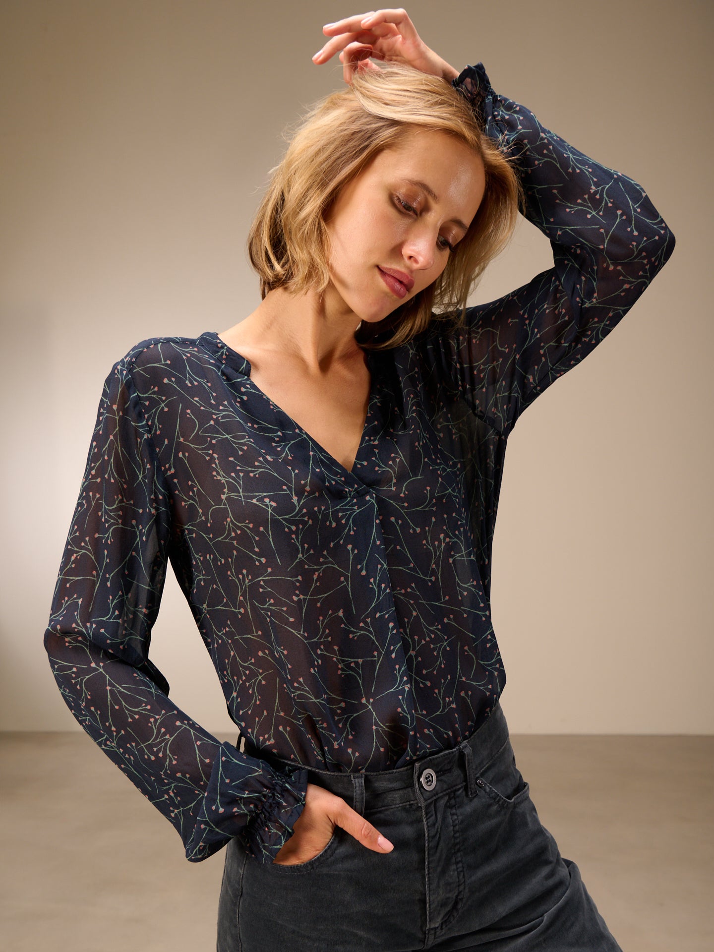 Bluse mit V-Ausschnitt