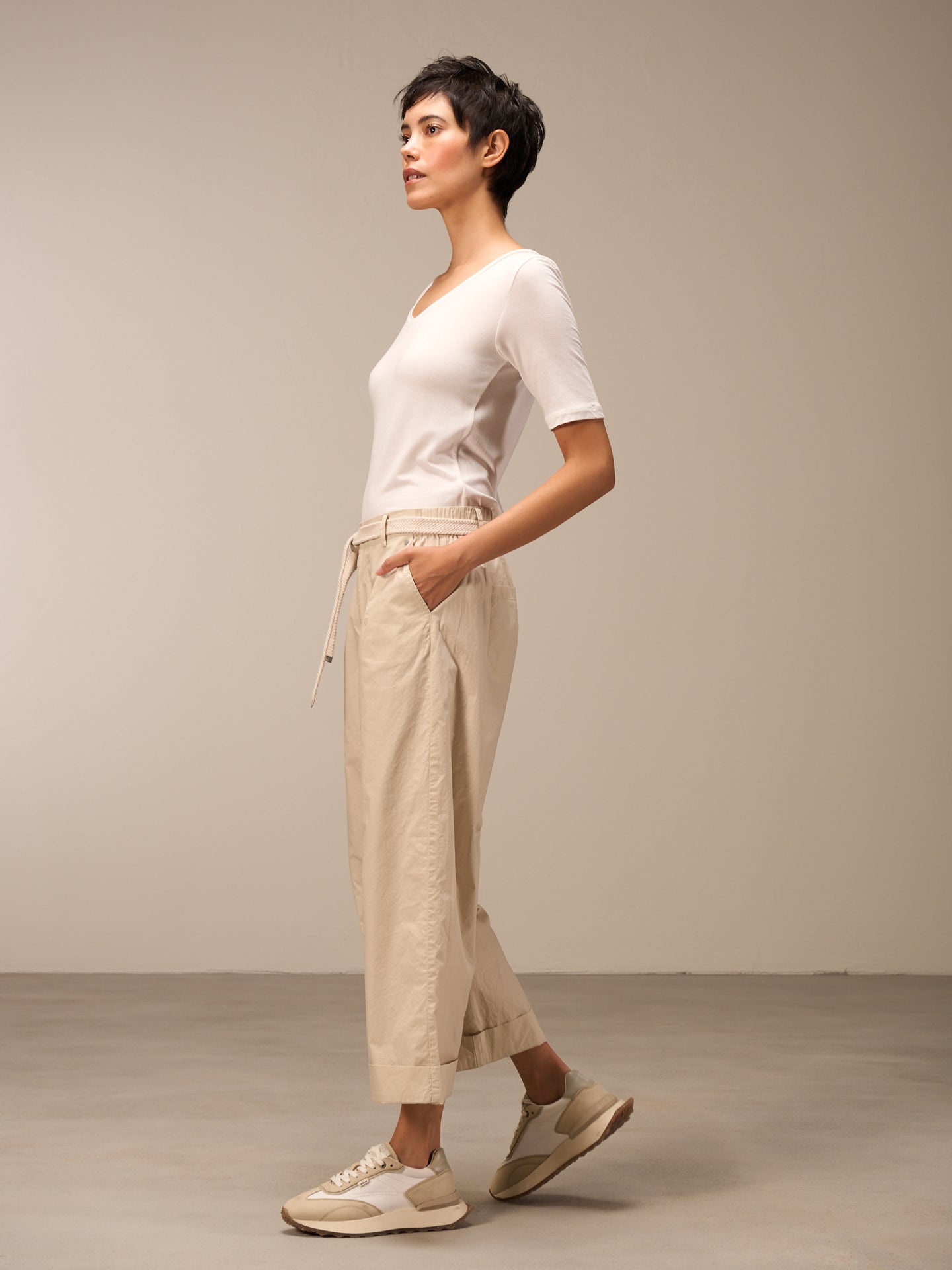 Wide-leg pants