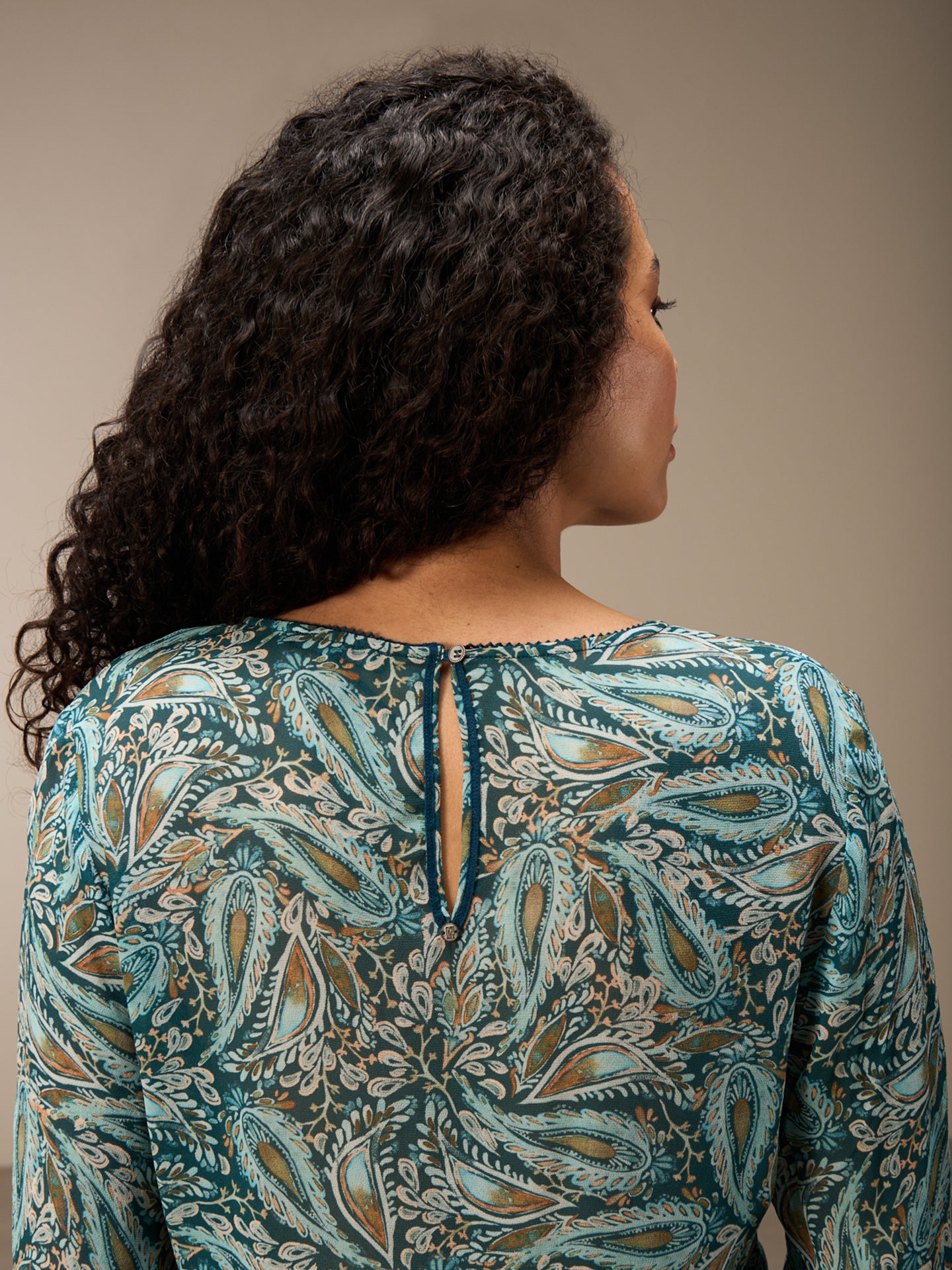 blouse à volants