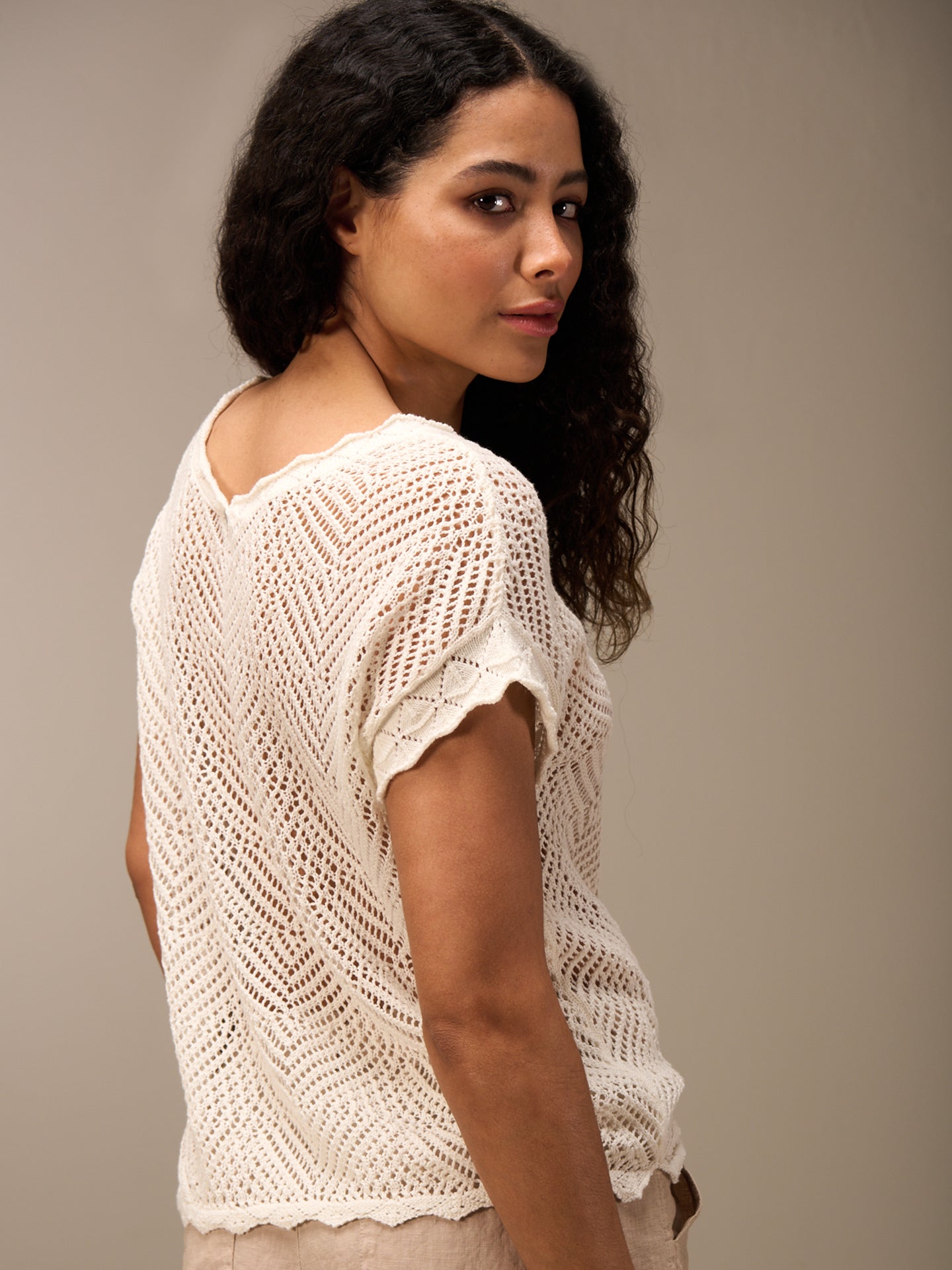 Knitted sweater vest
