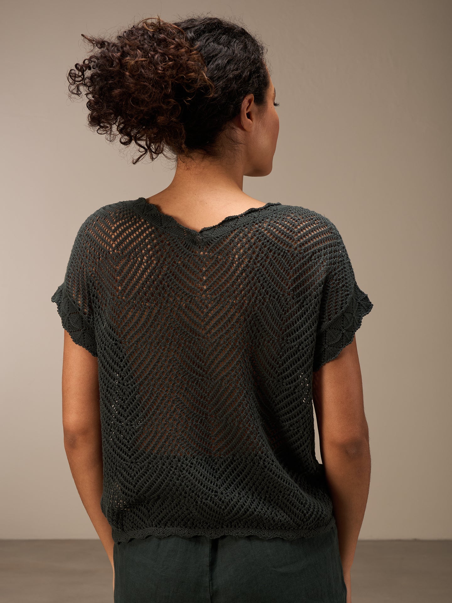Knitted sweater vest